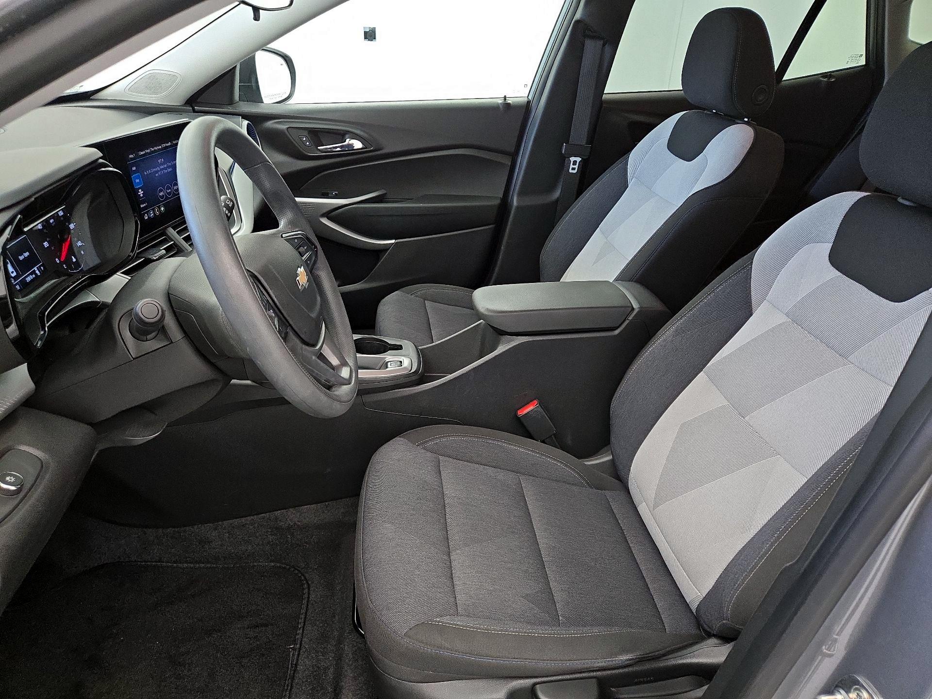 Thumbnail: 2024 Chevrolet Trax - 11