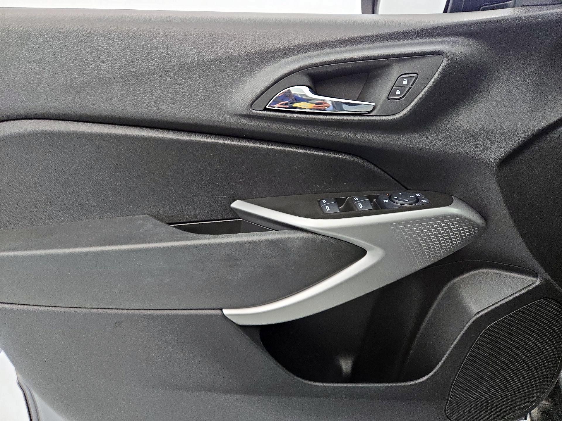 Thumbnail: 2024 Chevrolet Trax - 12