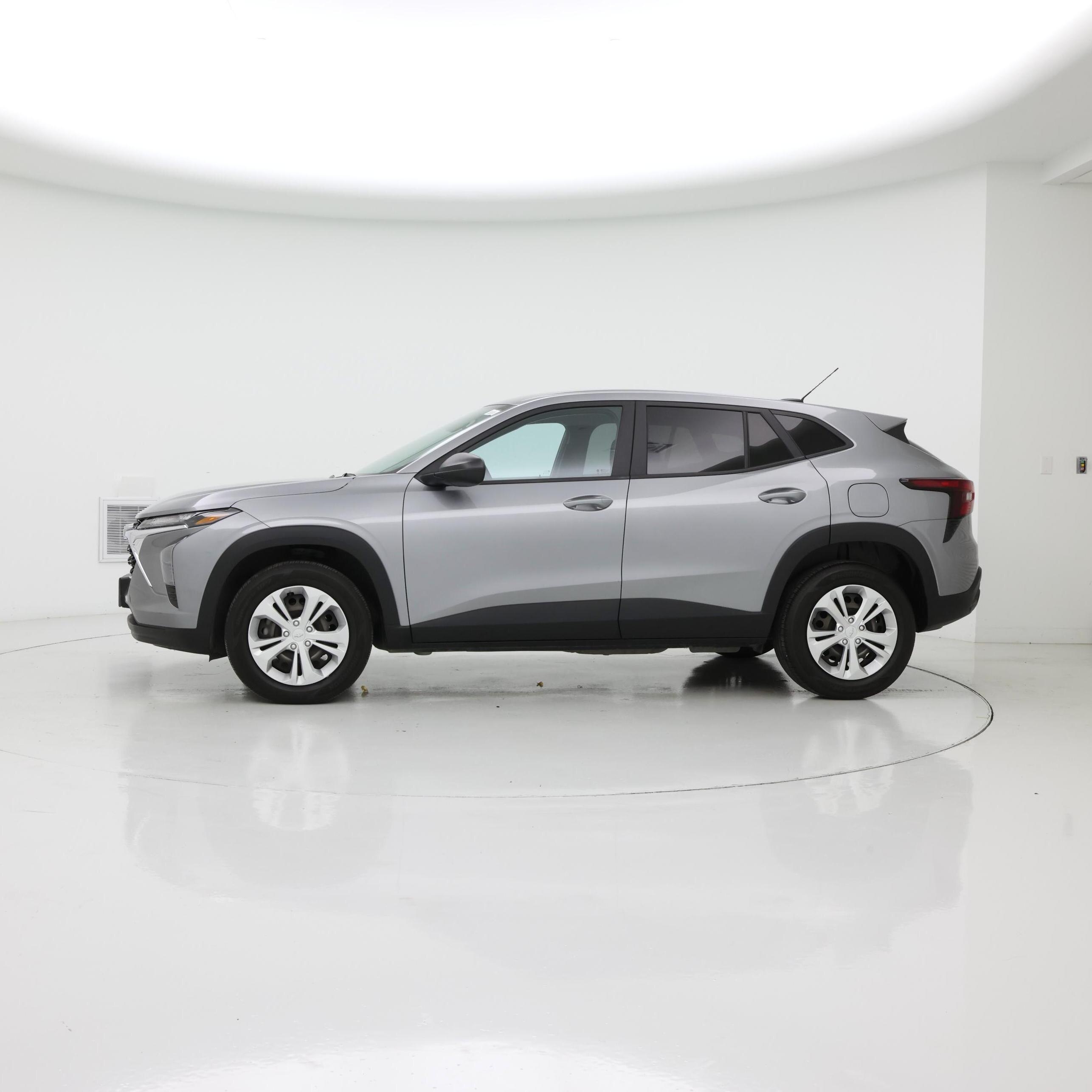 Thumbnail: 2024 Chevrolet Trax - 3