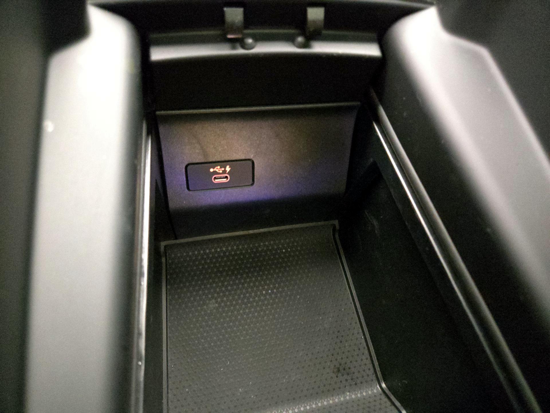 Thumbnail: 2023 BMW X6 - 19