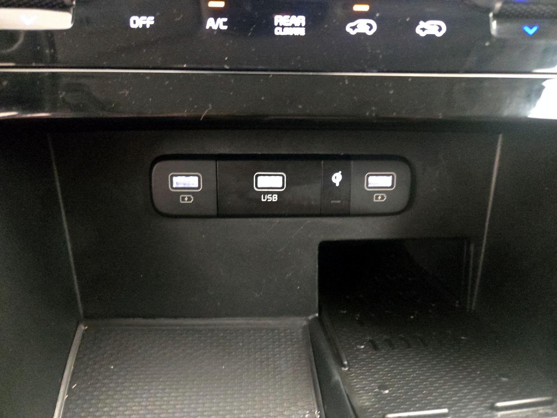 Thumbnail: 2024 Kia Carnival - 19