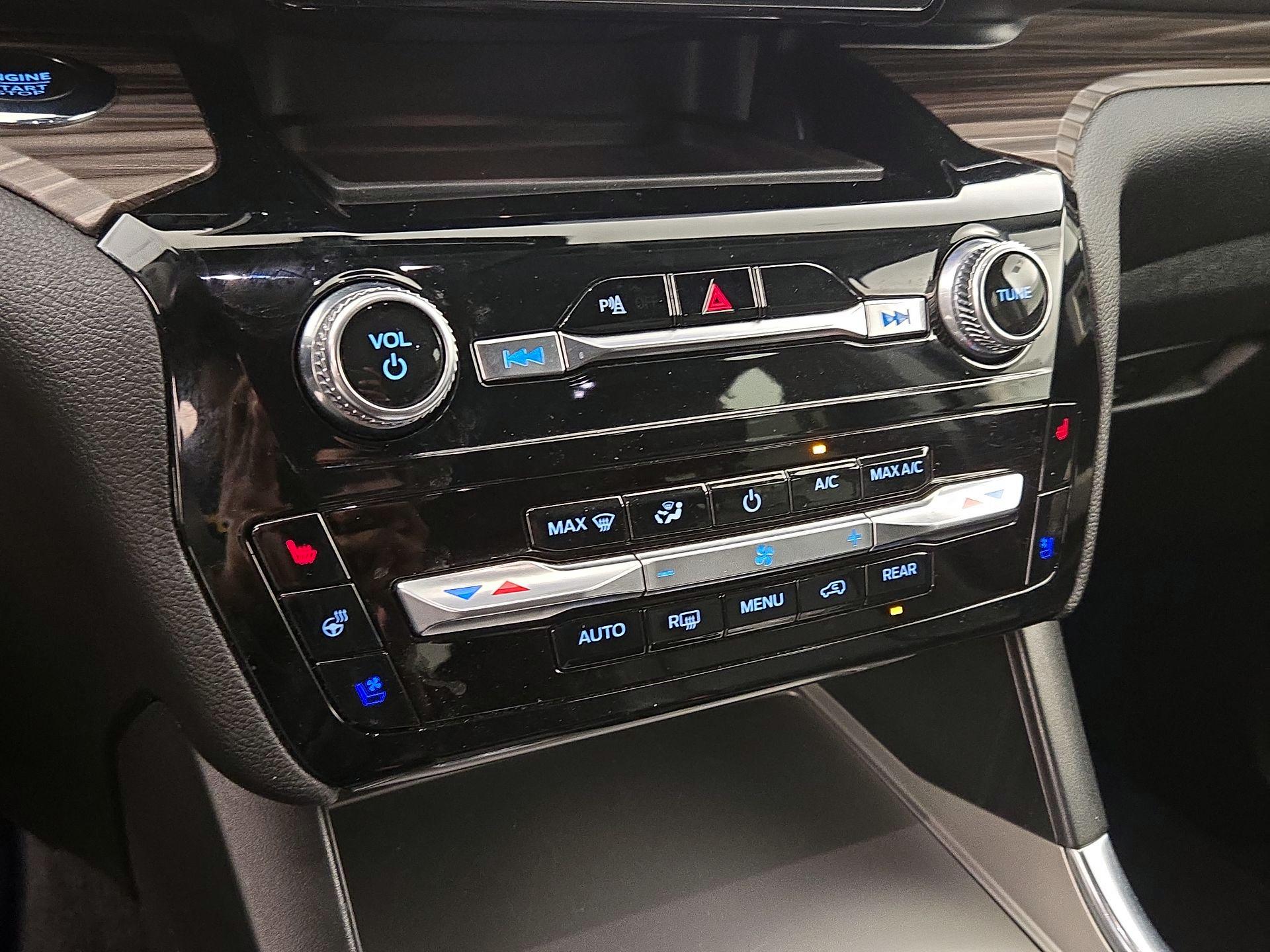 Thumbnail: 2023 Ford Explorer - 17