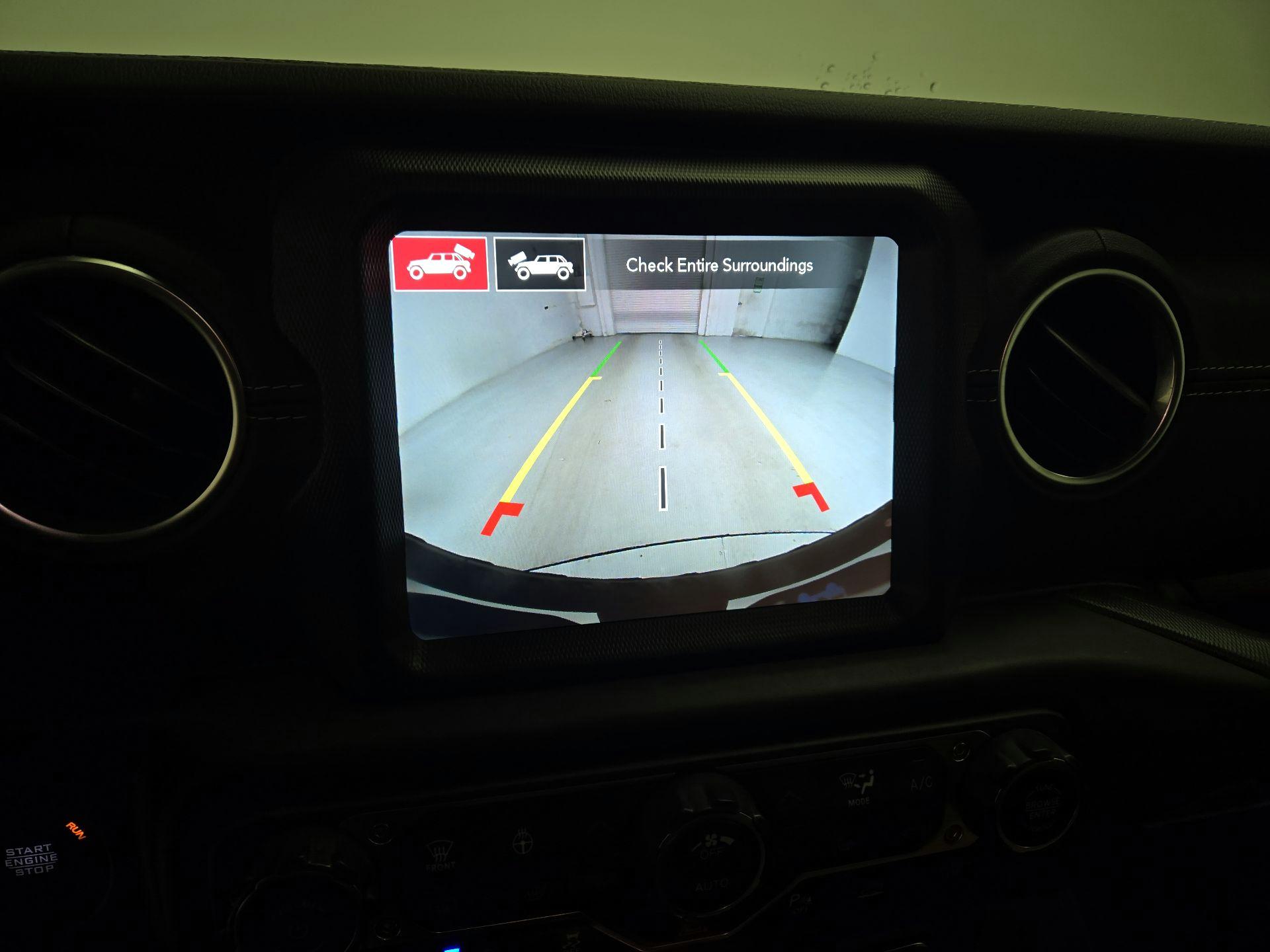 Thumbnail: 2022 Jeep Wrangler - 15