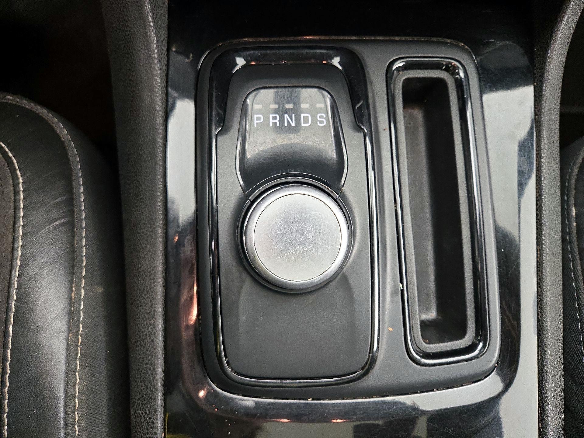 Thumbnail: 2020 Chrysler 300 - 16