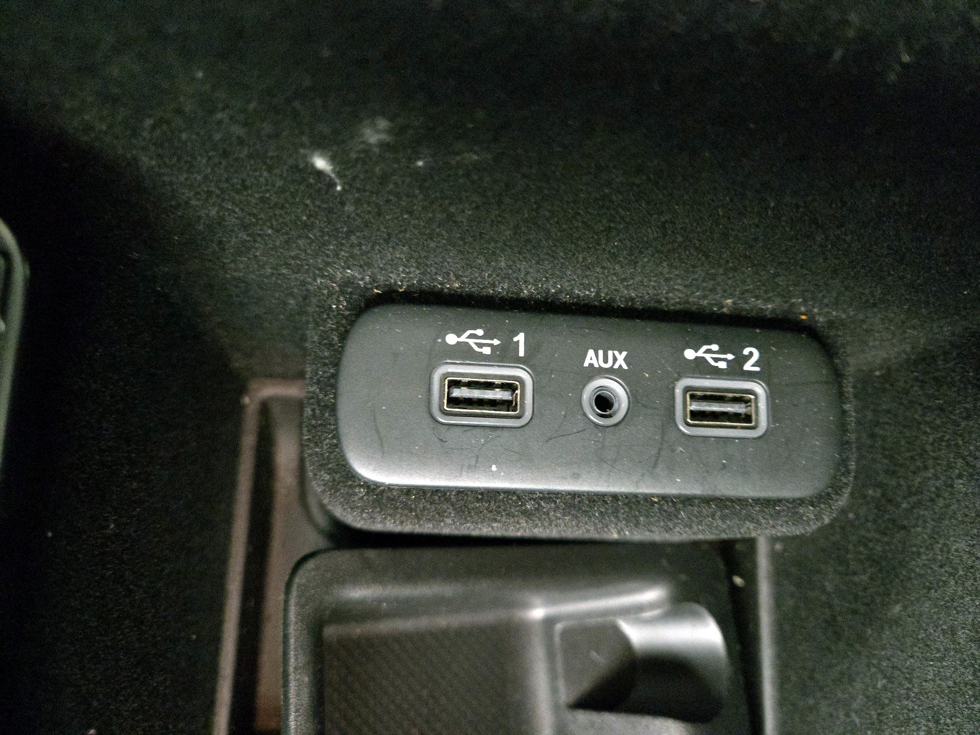 Thumbnail: 2020 Chrysler 300 - 17