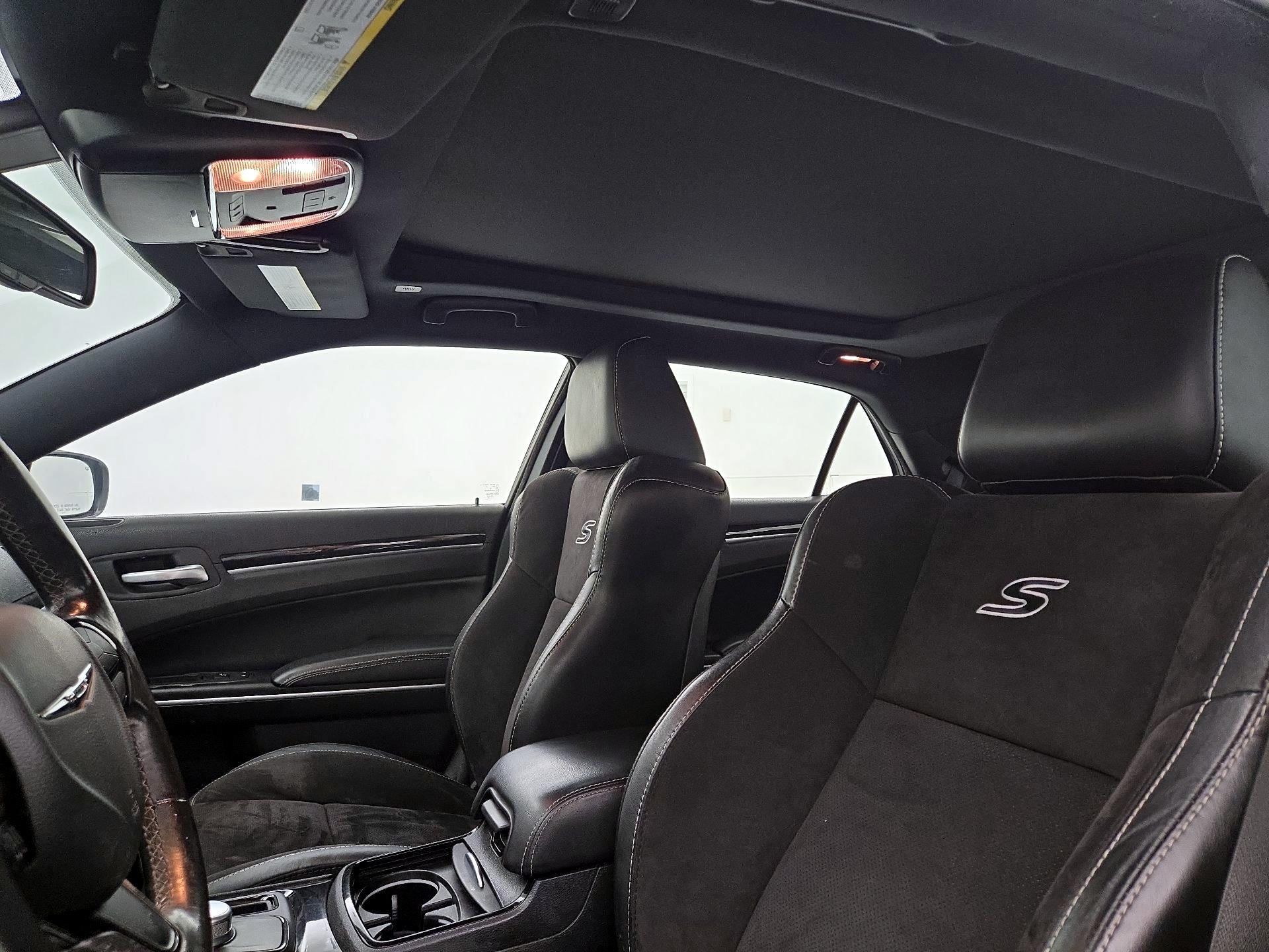 Thumbnail: 2020 Chrysler 300 - 18