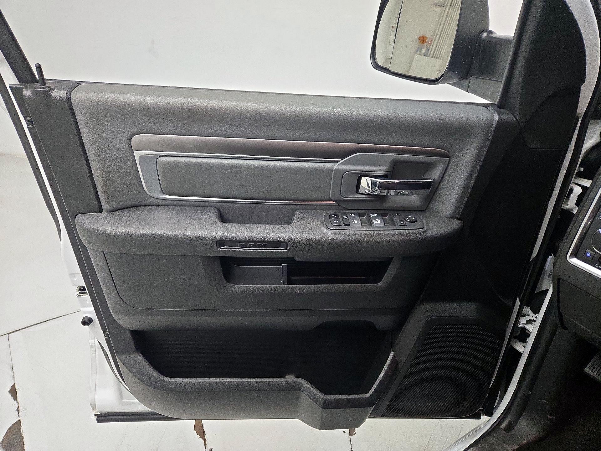 Thumbnail: 2023 RAM 1500 Classic - 12