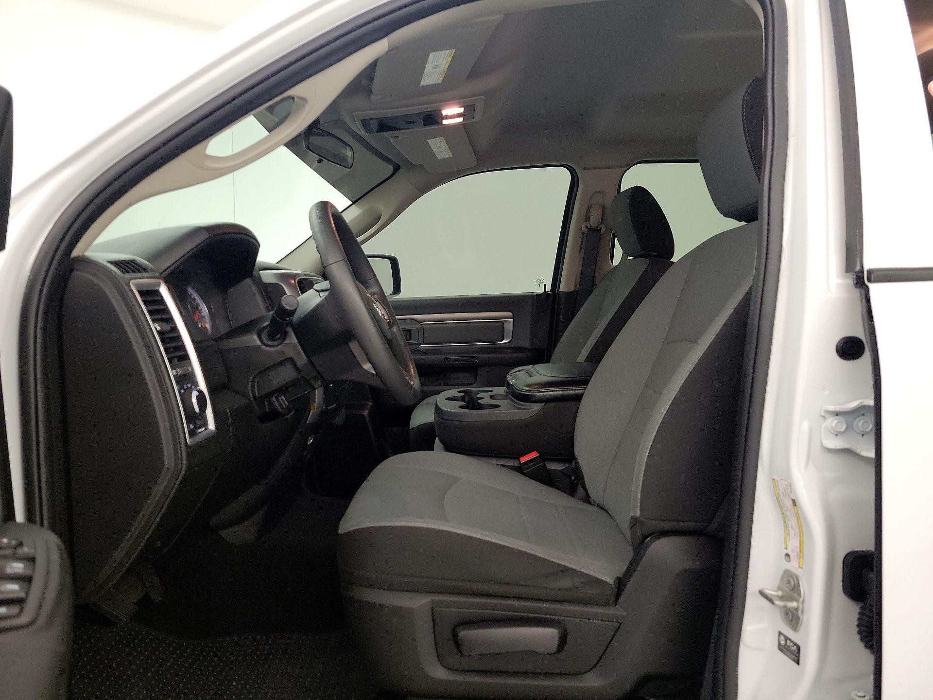 Thumbnail: 2024 RAM 1500 Classic - 11