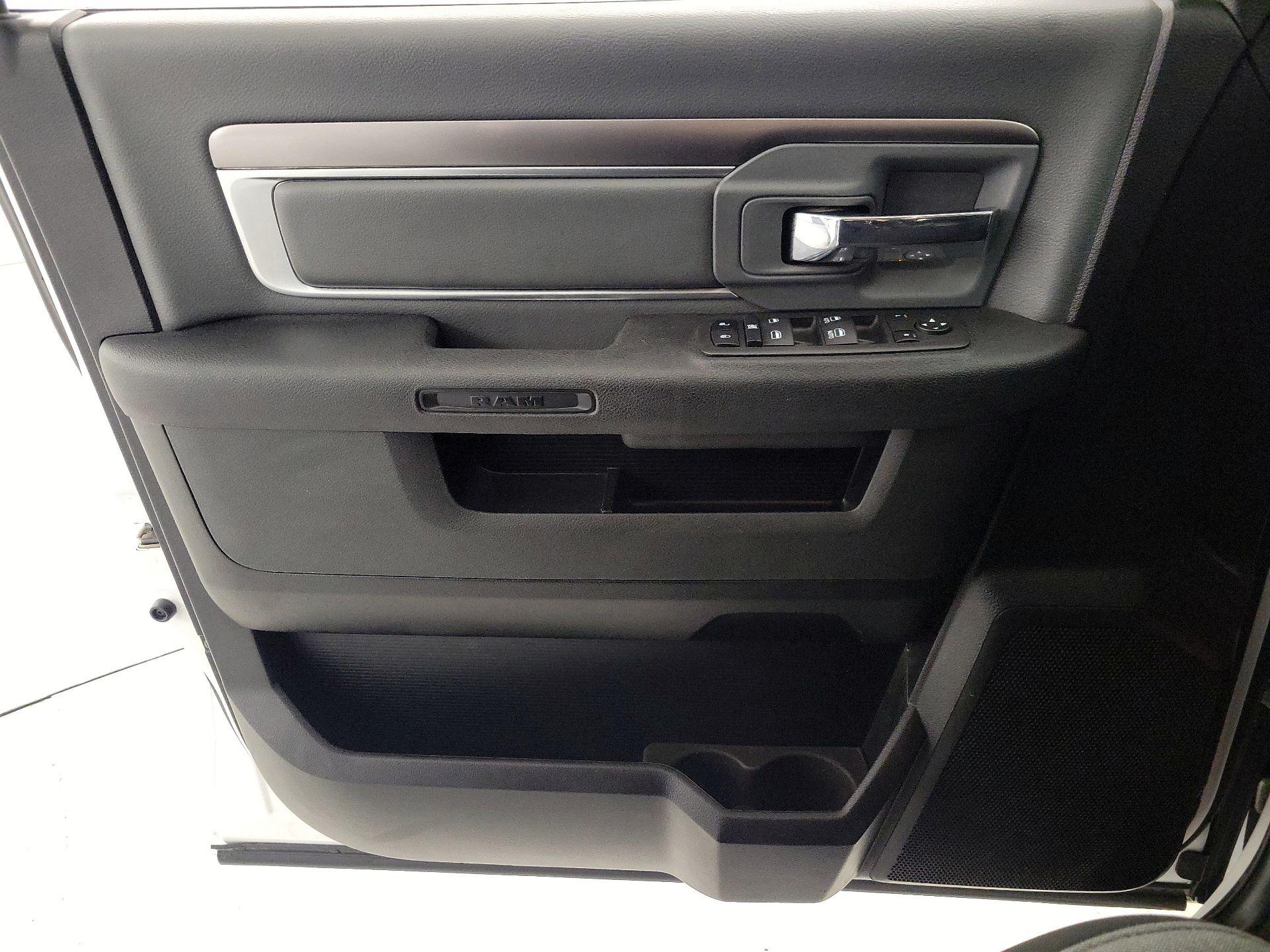 Thumbnail: 2024 RAM 1500 Classic - 12
