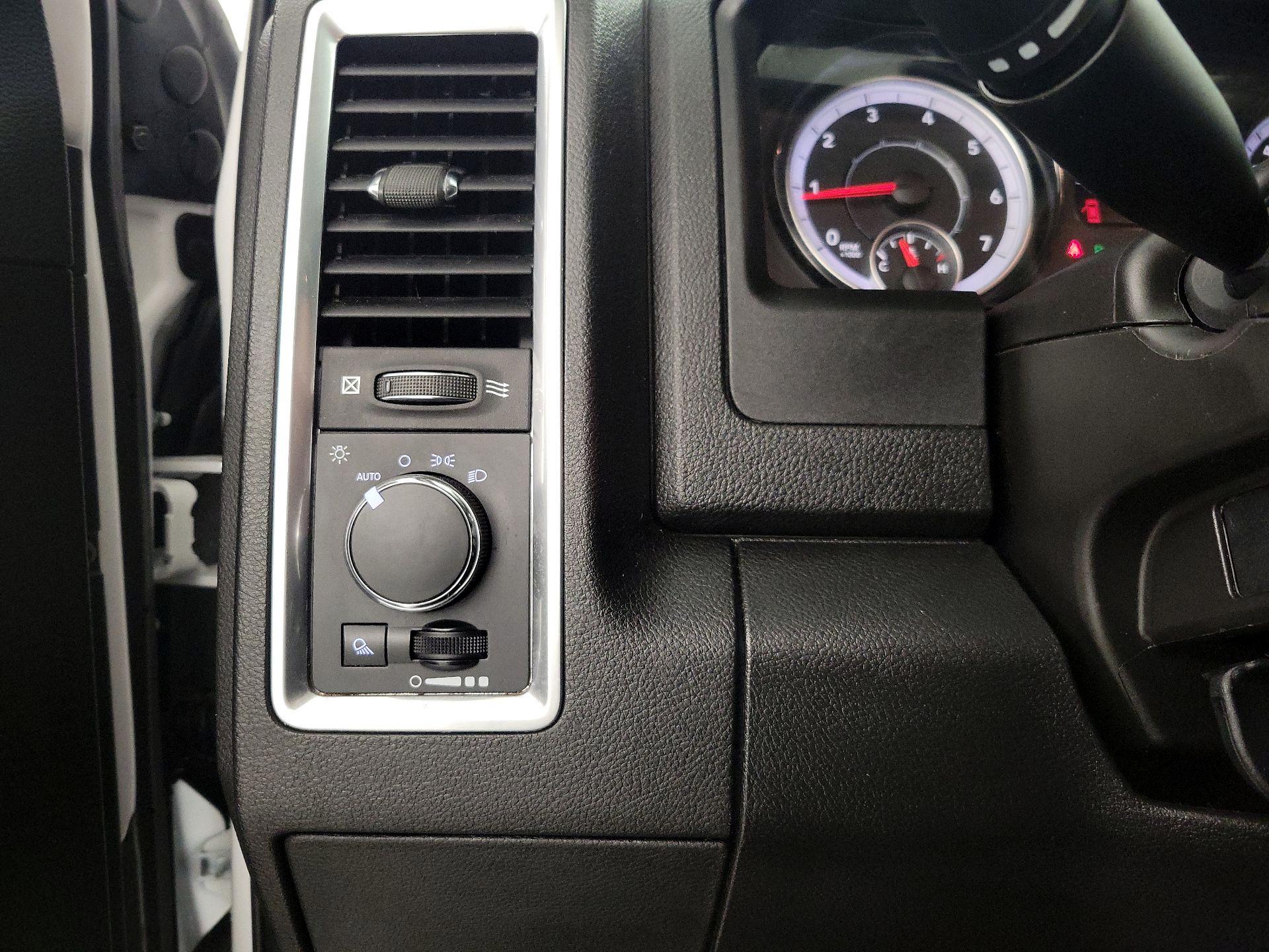 Thumbnail: 2024 RAM 1500 Classic - 13