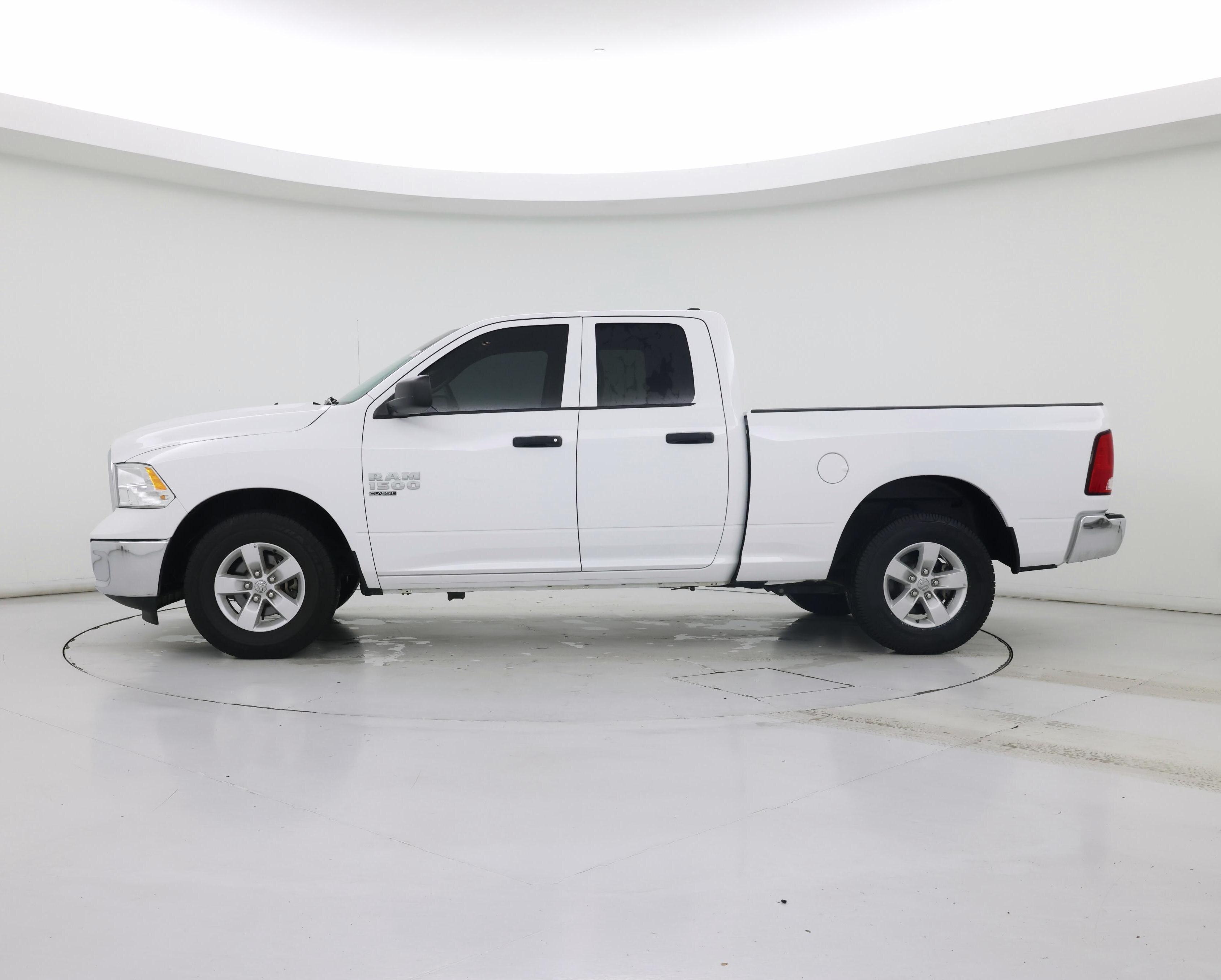 Thumbnail: 2024 RAM 1500 Classic - 3