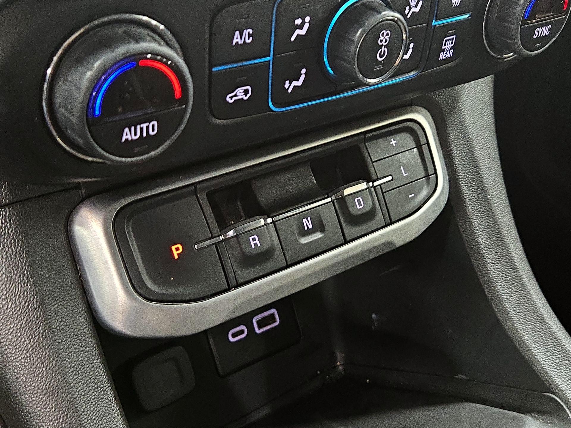 Thumbnail: 2023 GMC Acadia - 17