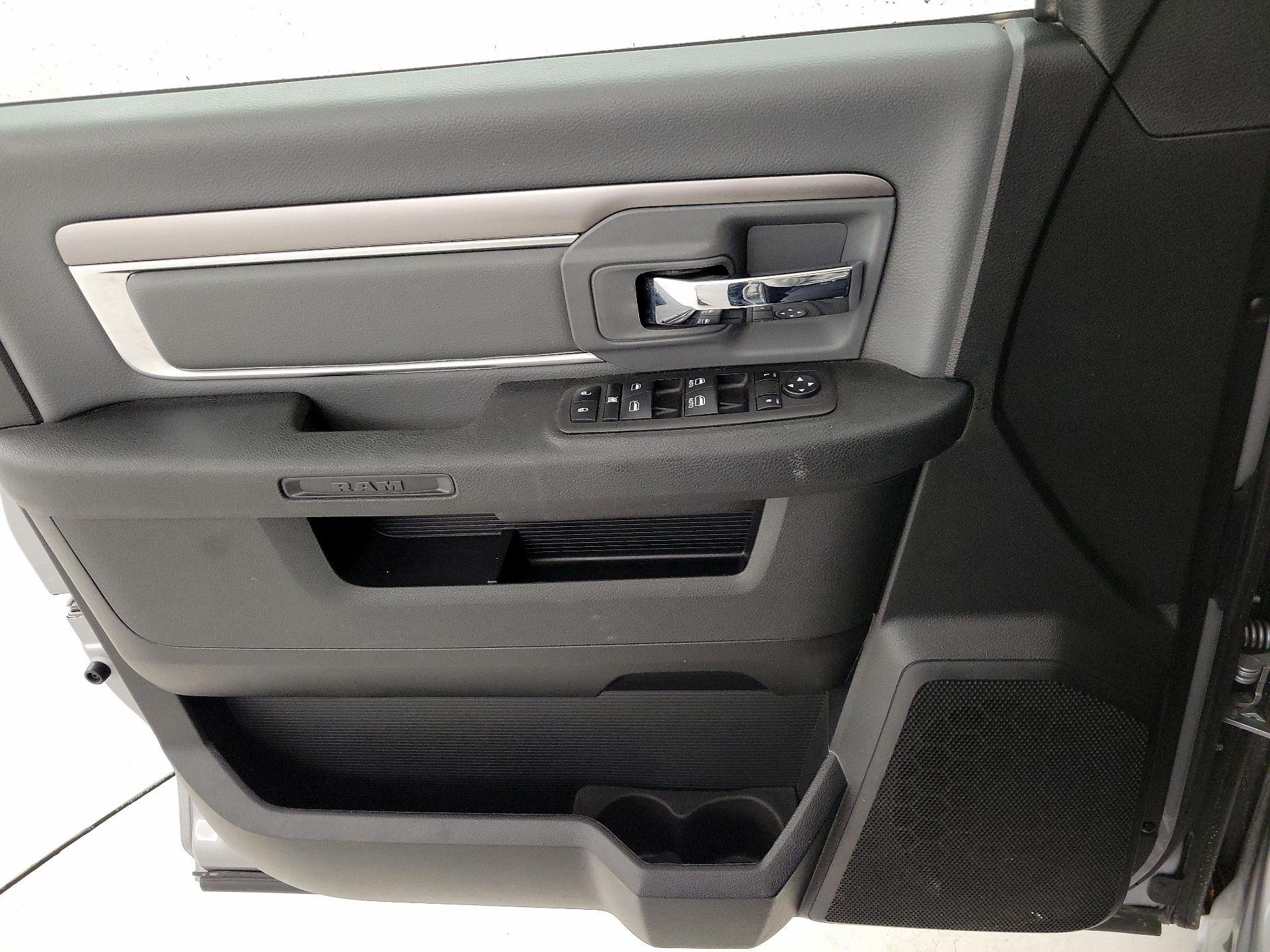 Thumbnail: 2023 RAM 1500 Classic - 12