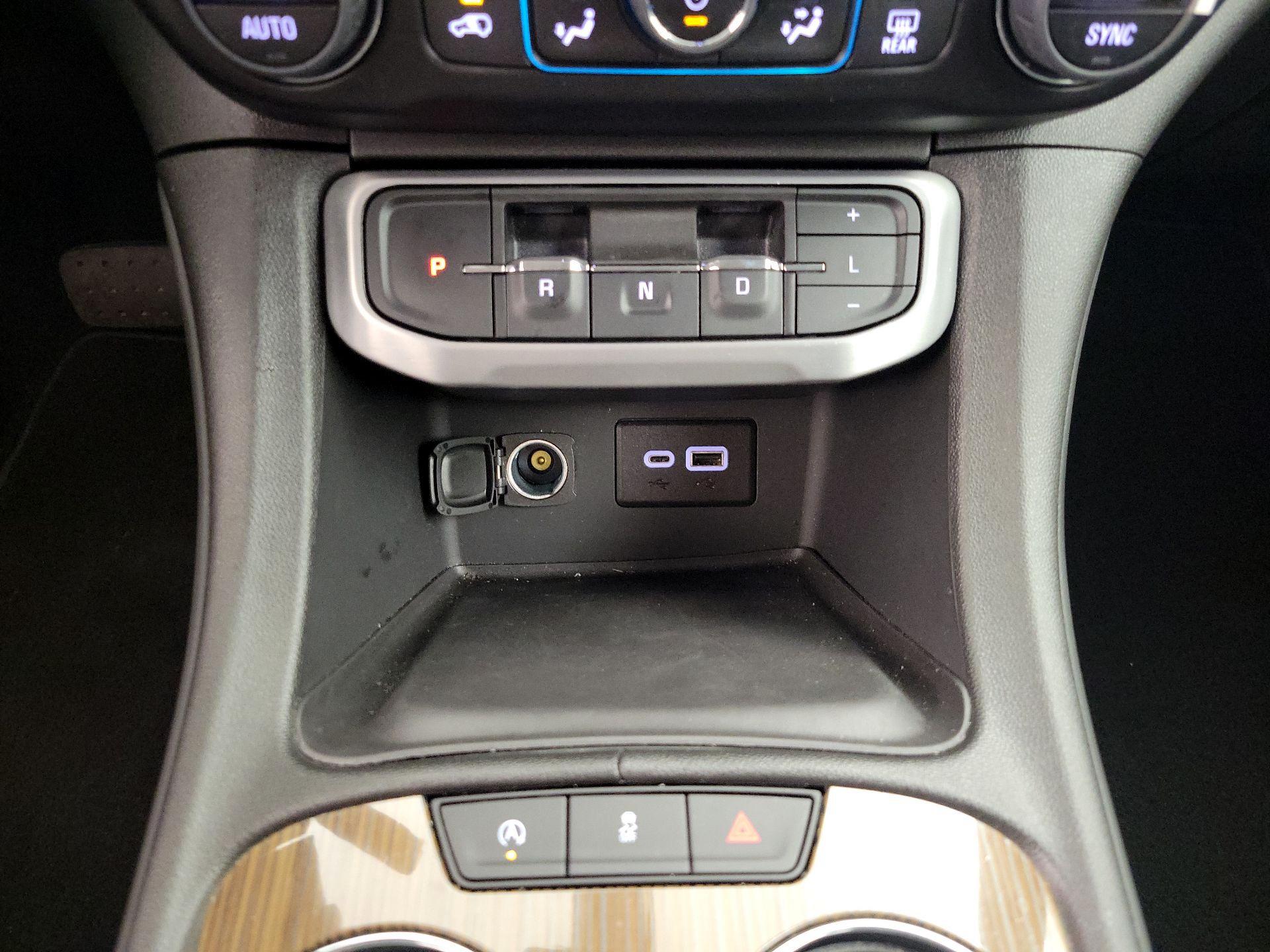 Thumbnail: 2023 GMC Acadia - 17