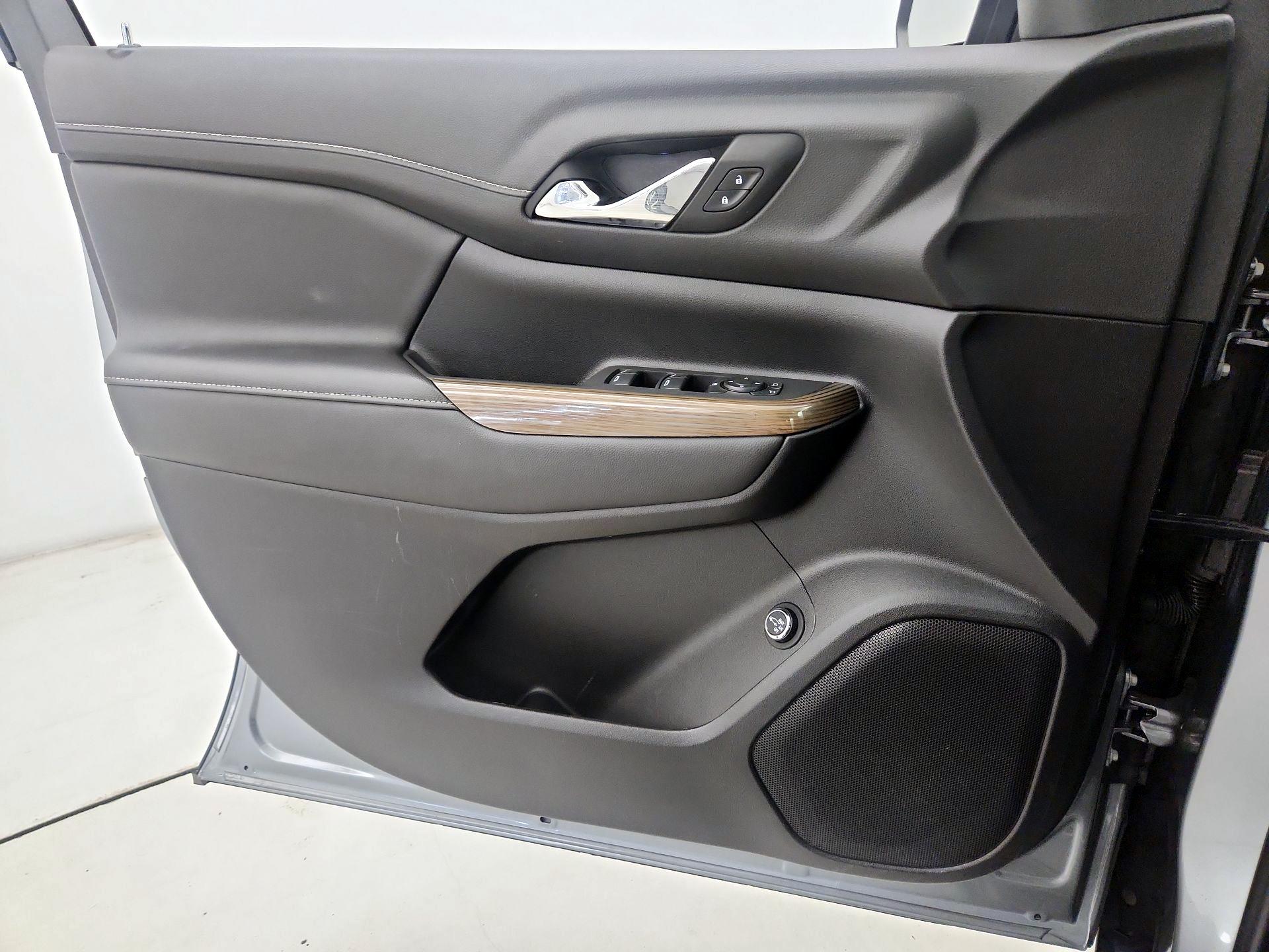 Thumbnail: 2023 GMC Acadia - 12