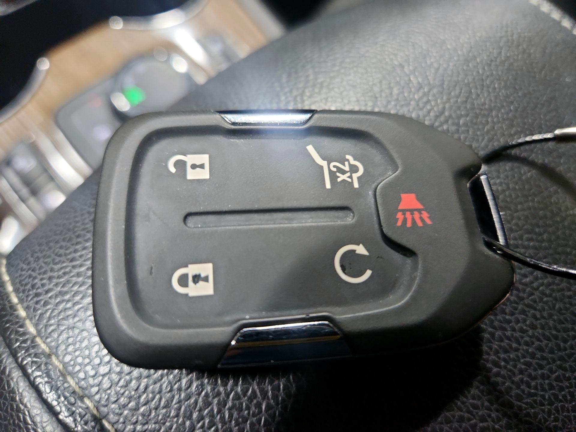 Thumbnail: 2023 GMC Acadia - 18