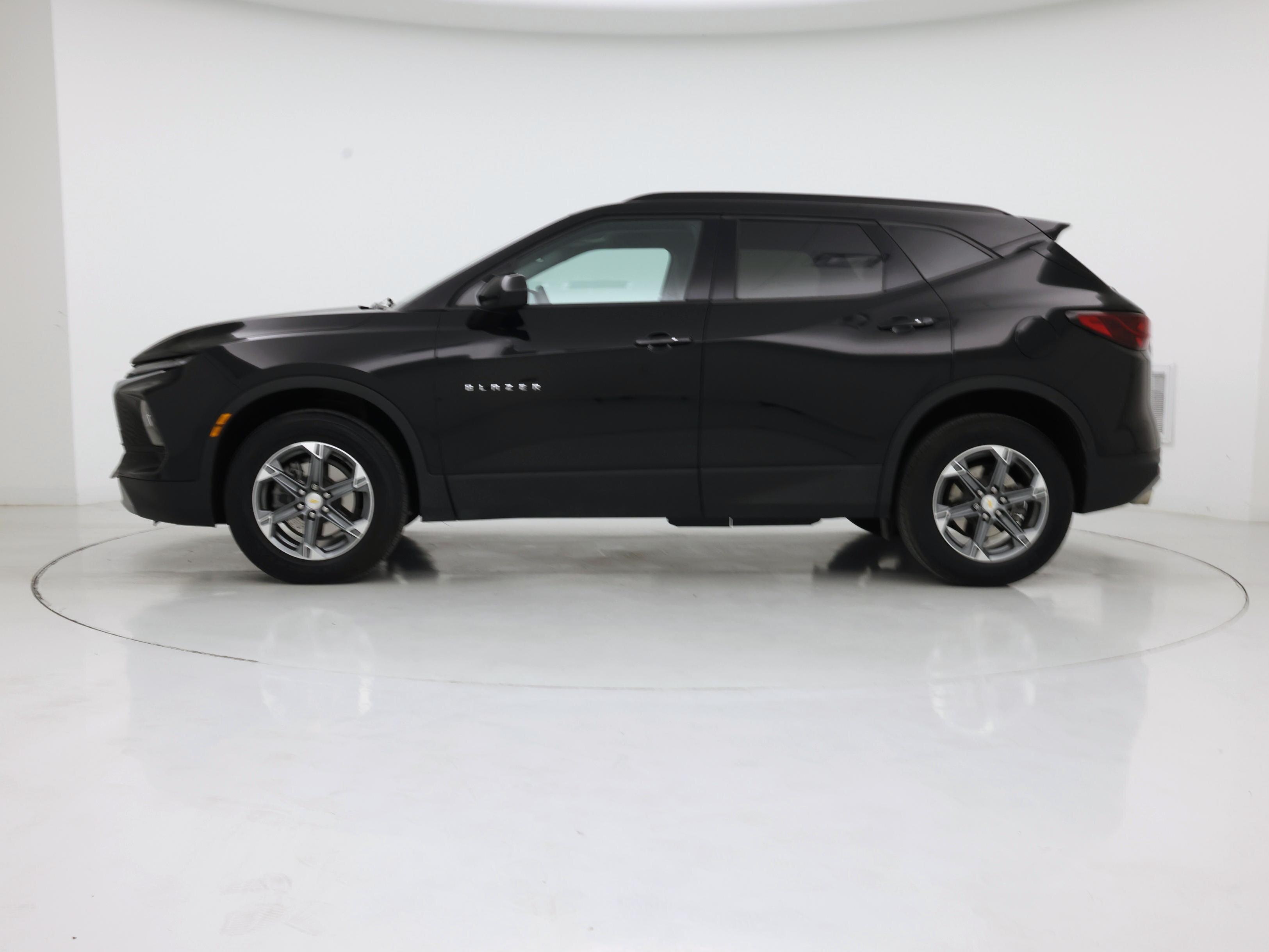 Thumbnail: 2023 Chevrolet Blazer - 3