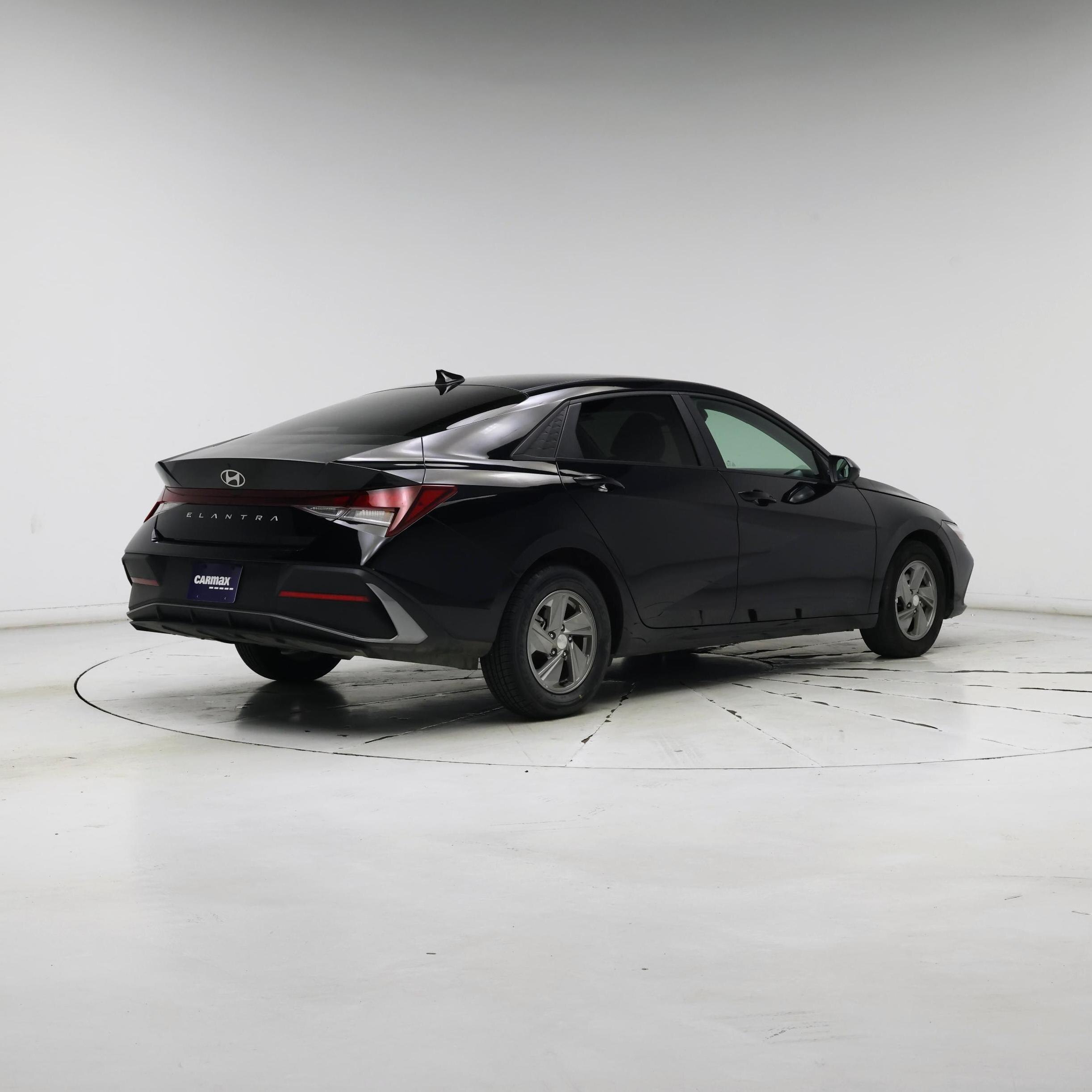 Thumbnail: 2024 Hyundai Elantra - 8