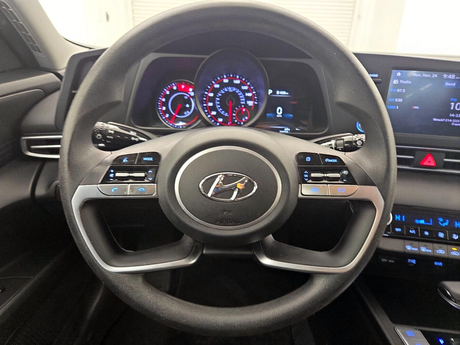 Thumbnail: 2023 Hyundai Elantra - 10