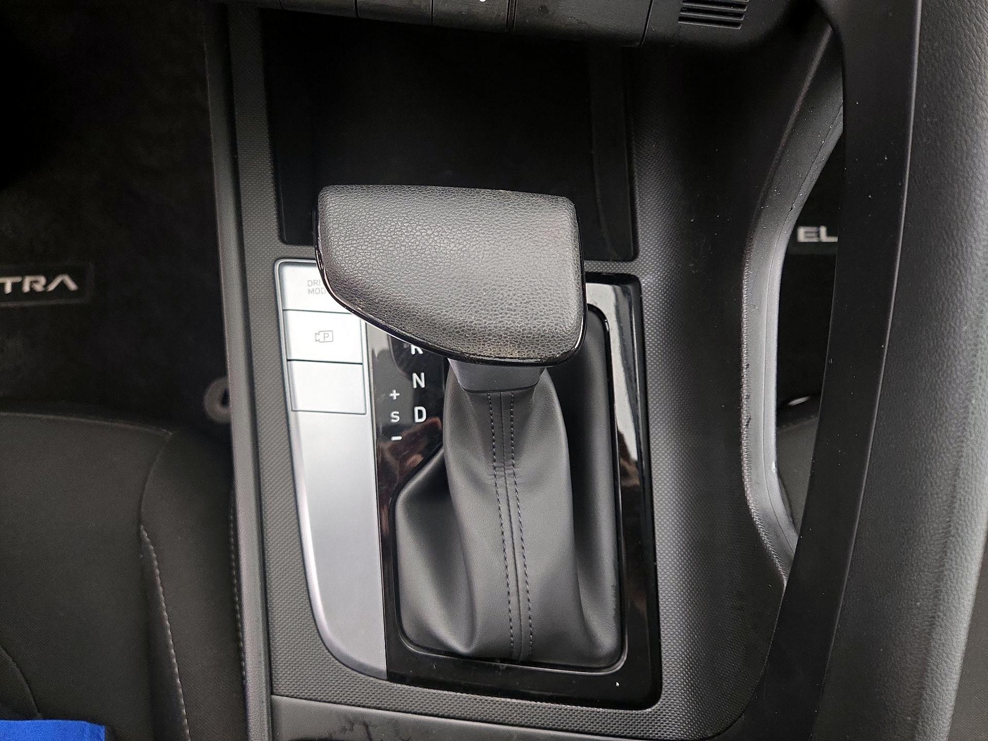 Thumbnail: 2023 Hyundai Elantra - 17