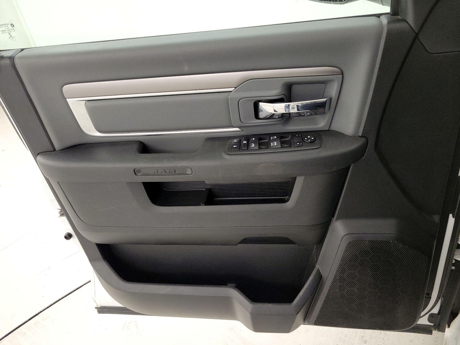 Thumbnail: 2023 RAM 1500 Classic - 12