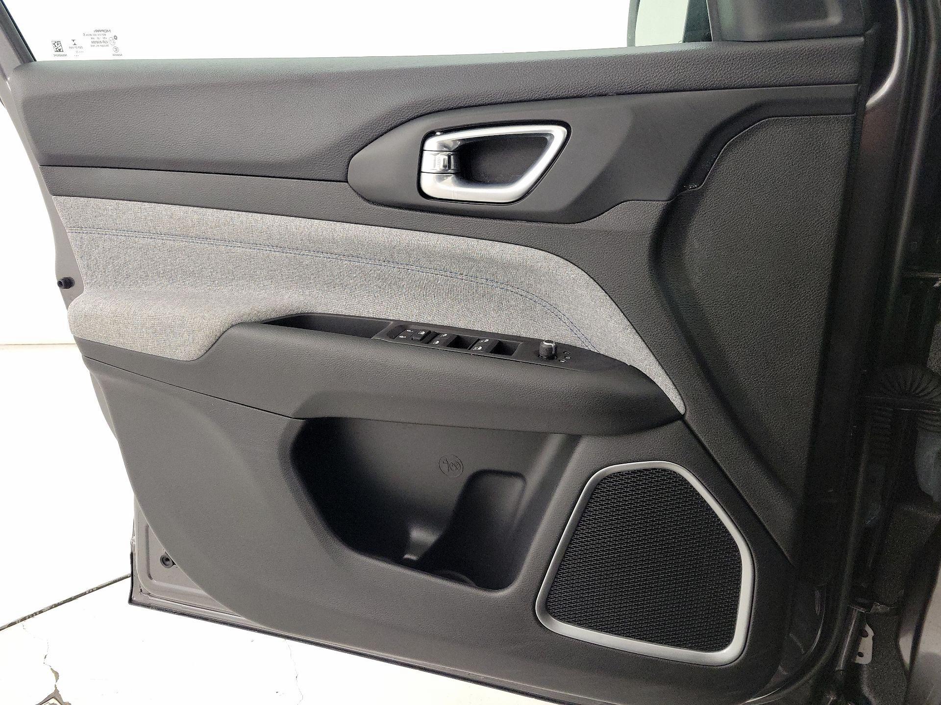 Thumbnail: 2022 Jeep Compass - 12