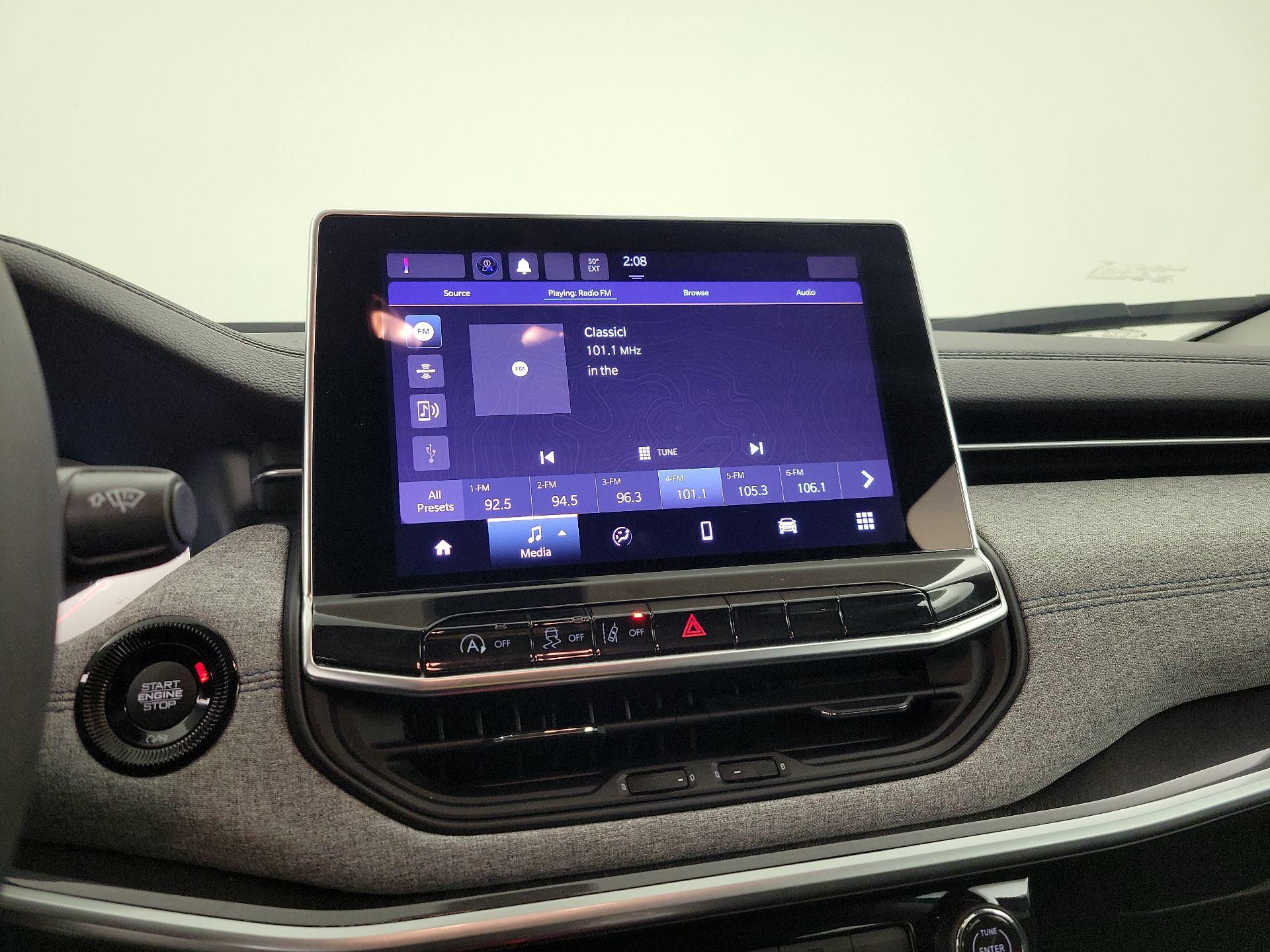 Thumbnail: 2022 Jeep Compass - 15