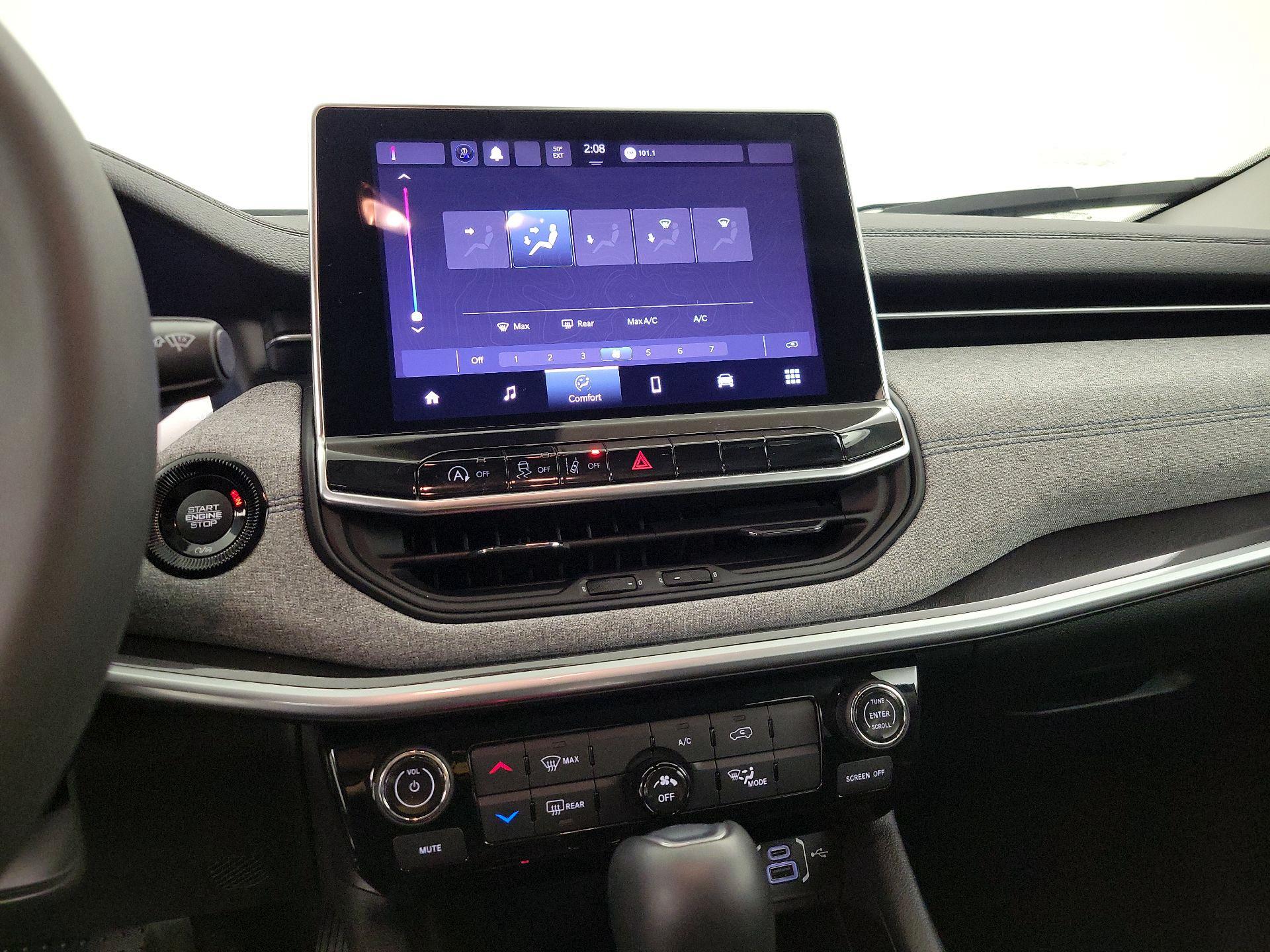 Thumbnail: 2022 Jeep Compass - 16