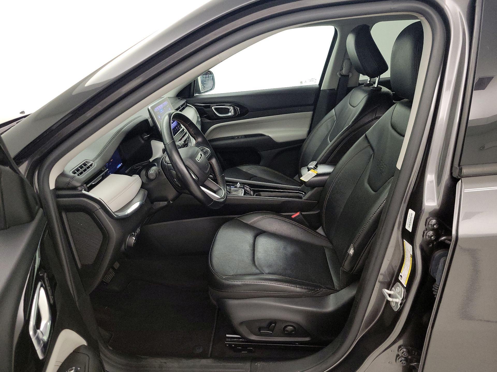 Thumbnail: 2022 Jeep Compass - 11