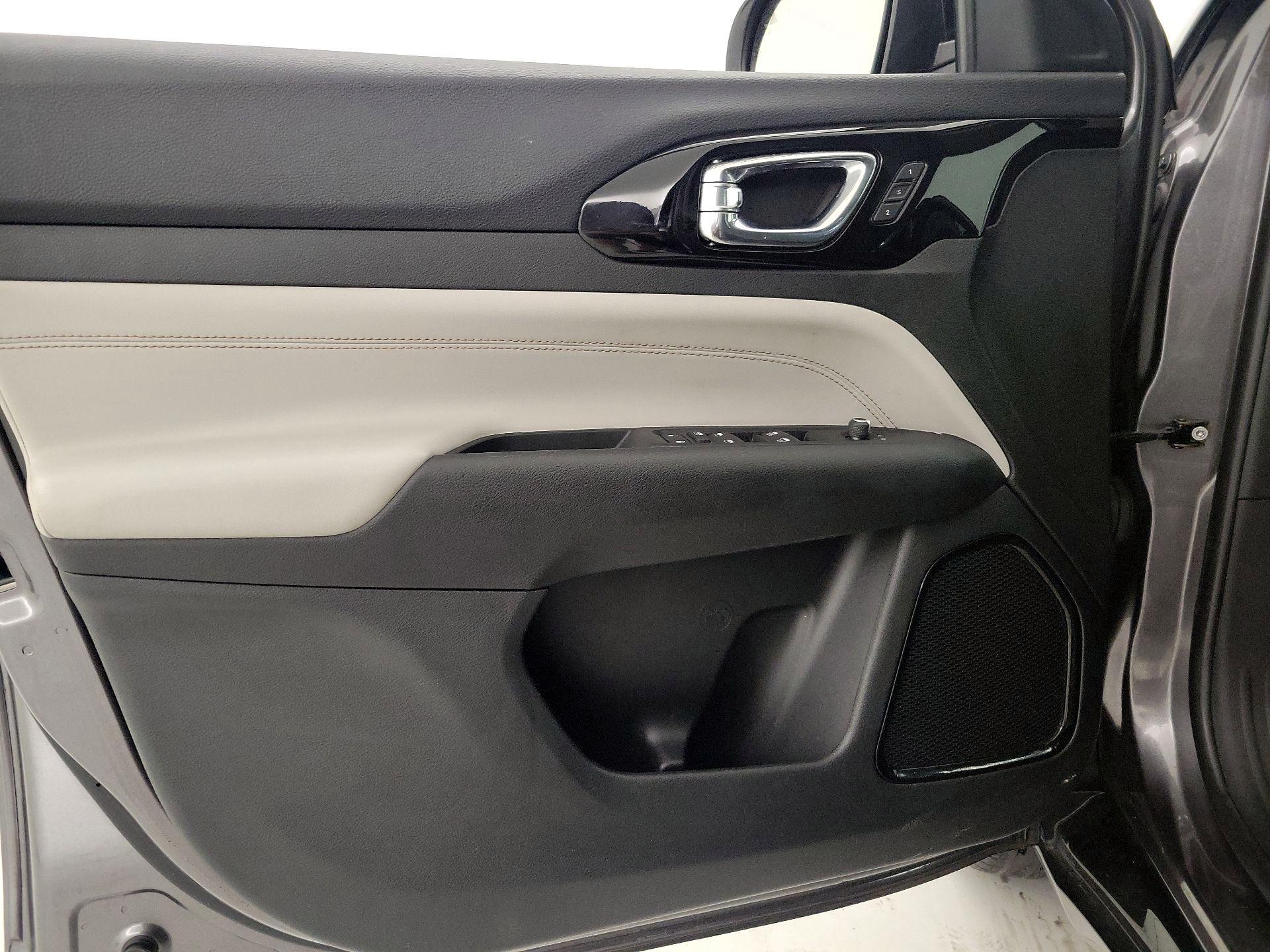 Thumbnail: 2022 Jeep Compass - 12