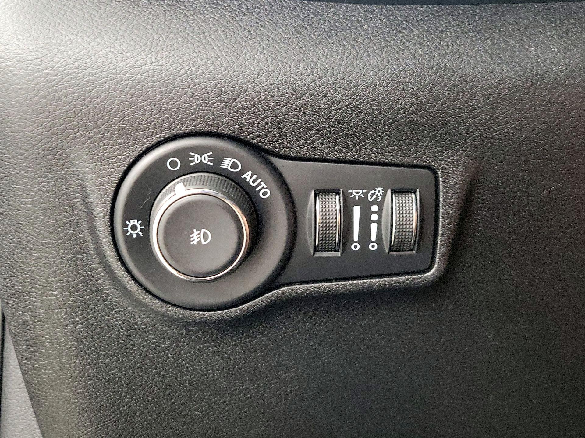 Thumbnail: 2022 Jeep Compass - 13