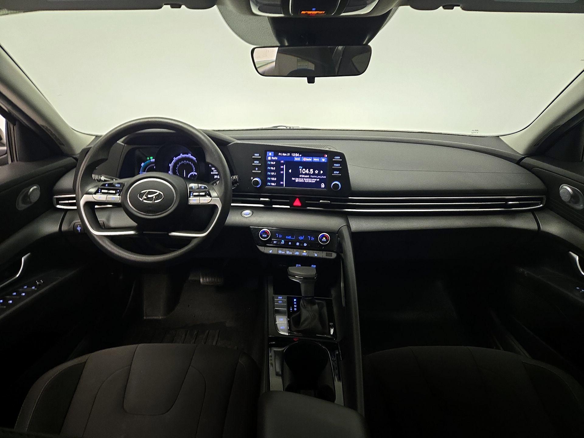 Thumbnail: 2022 Hyundai Elantra - 9