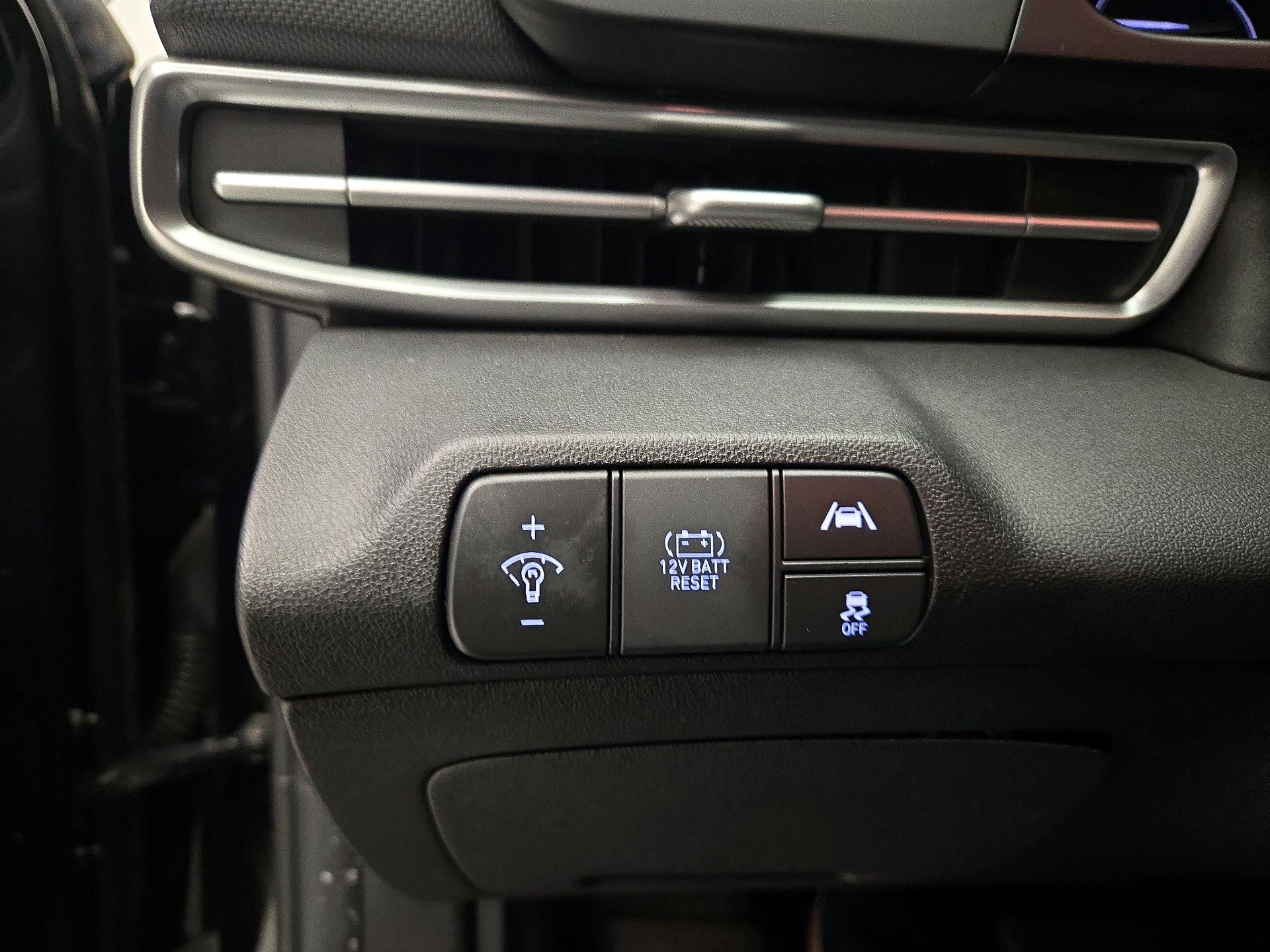 Thumbnail: 2022 Hyundai Elantra - 13