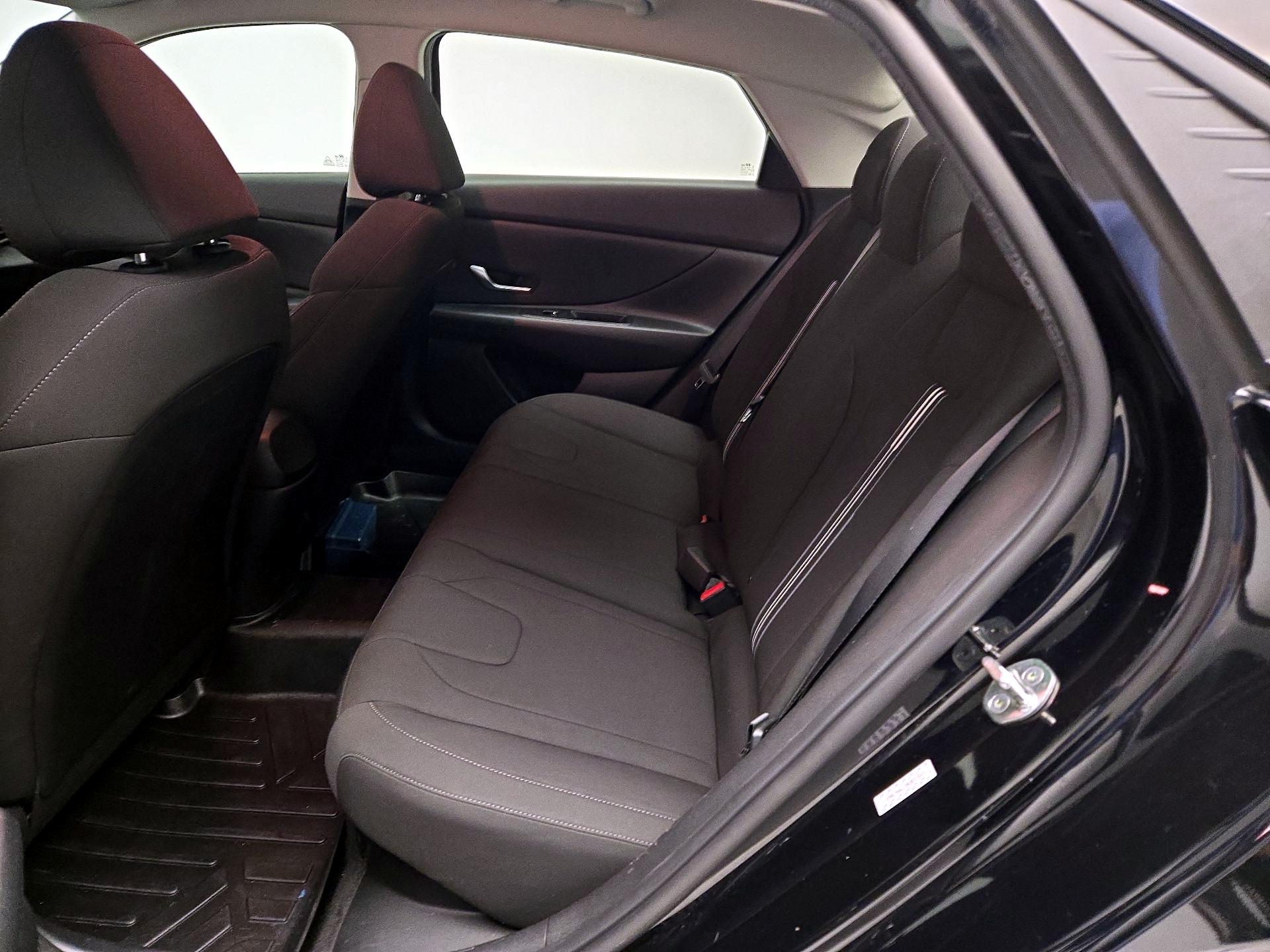 Thumbnail: 2022 Hyundai Elantra - 19