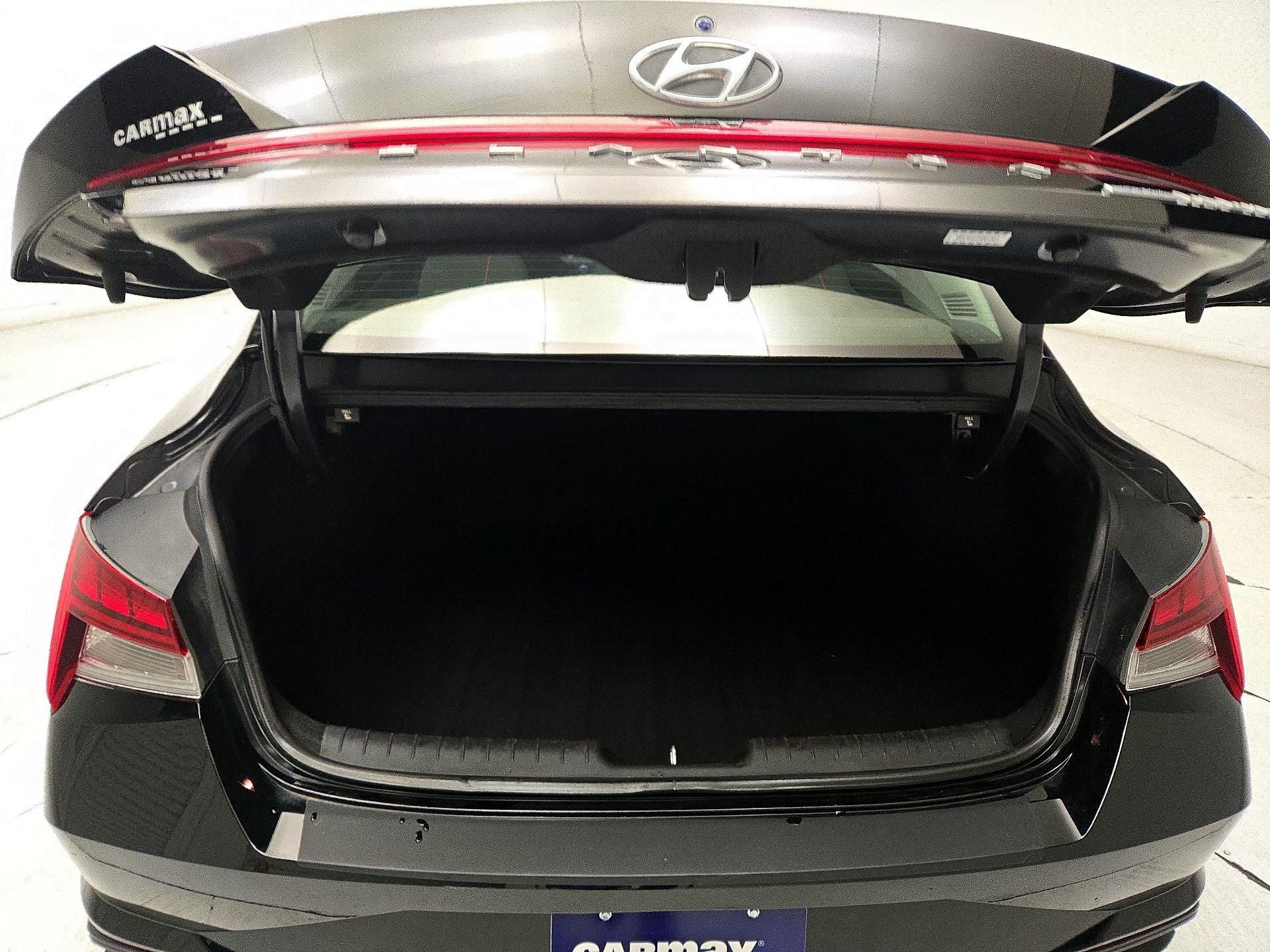 Thumbnail: 2022 Hyundai Elantra - 20