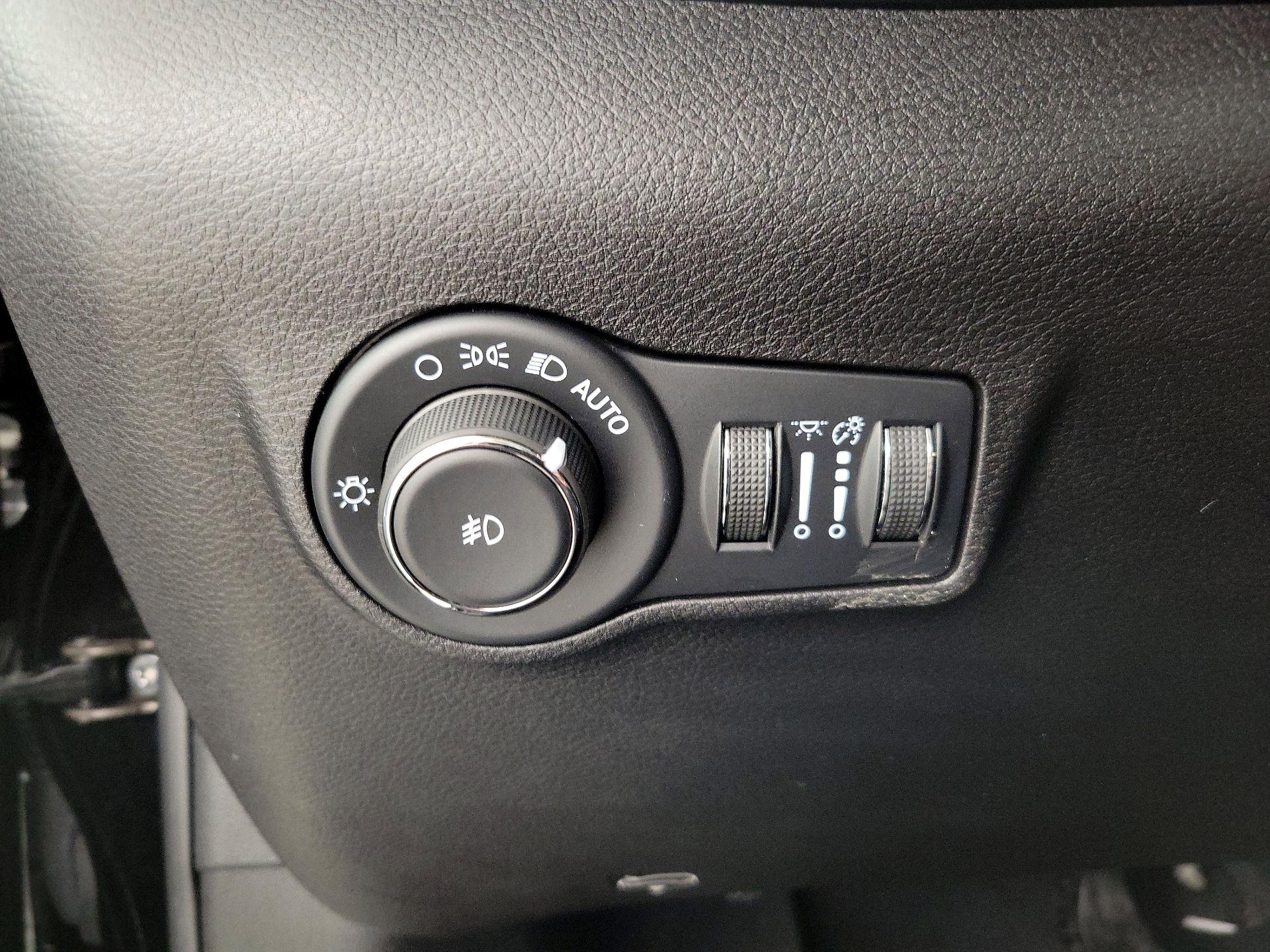 Thumbnail: 2022 Jeep Compass - 13