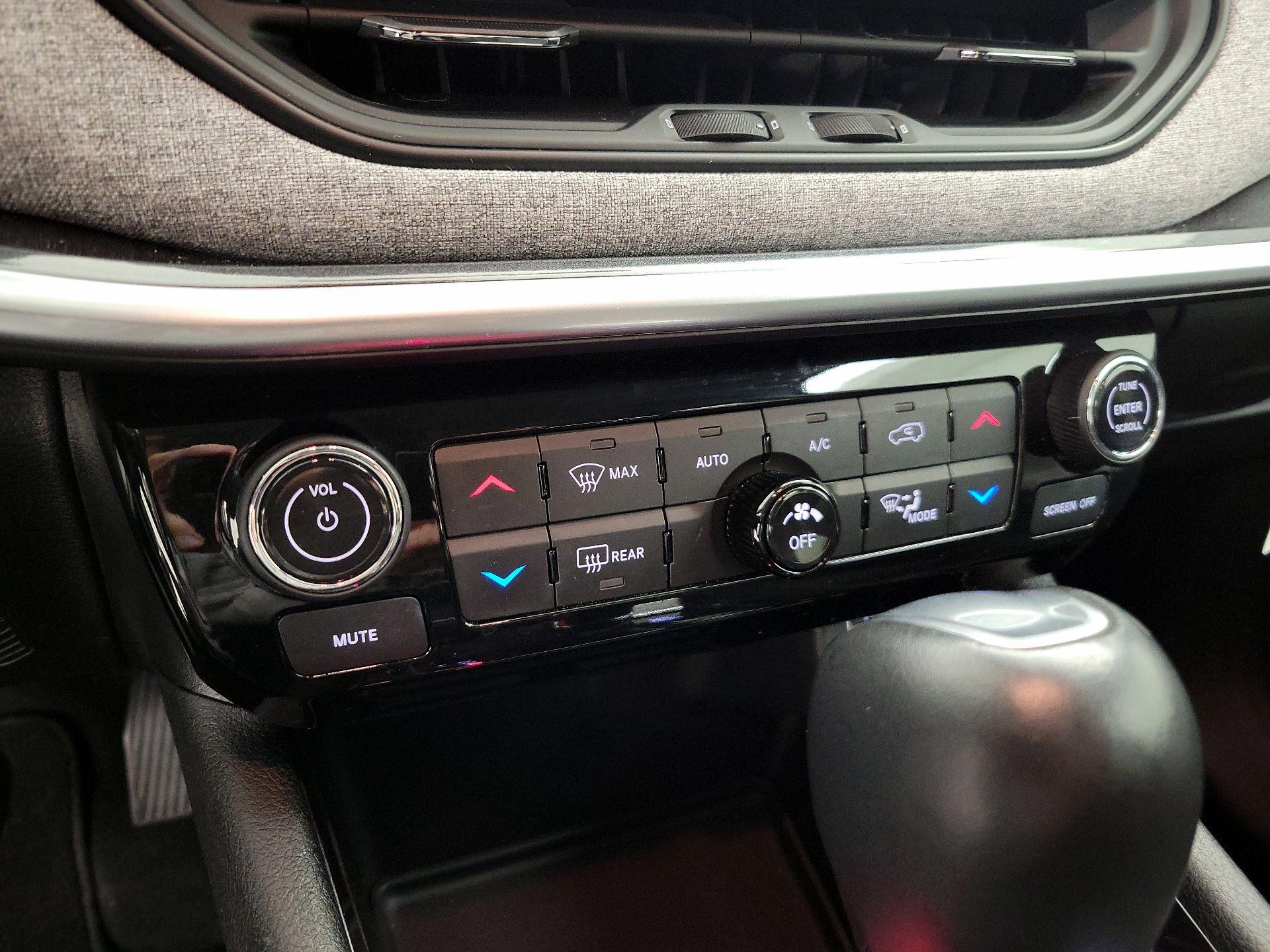 Thumbnail: 2022 Jeep Compass - 16