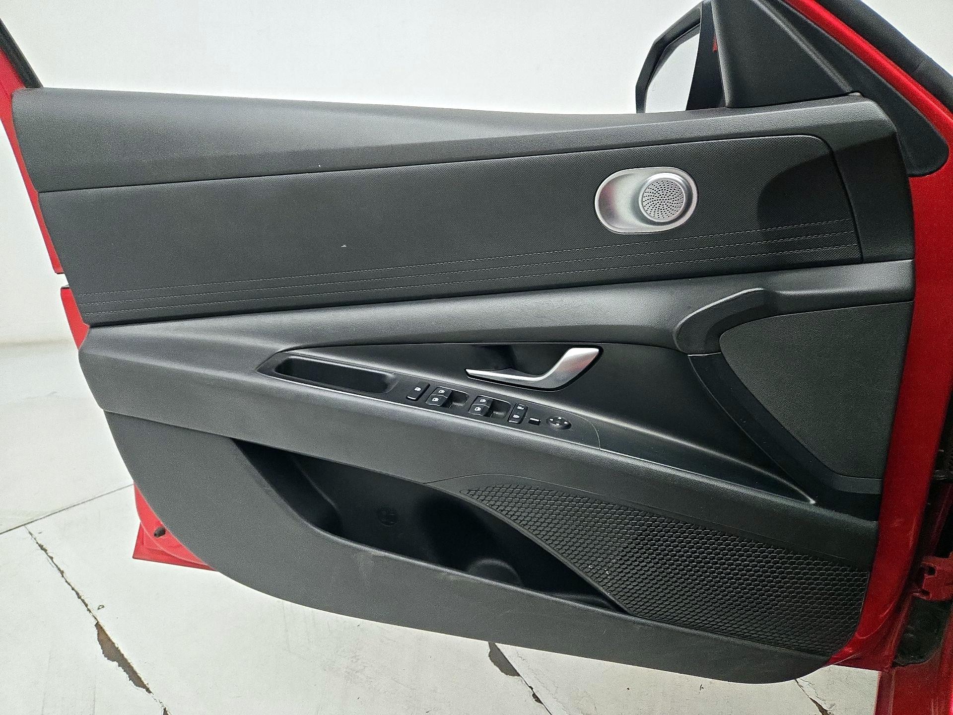 Thumbnail: 2021 Hyundai Elantra - 12