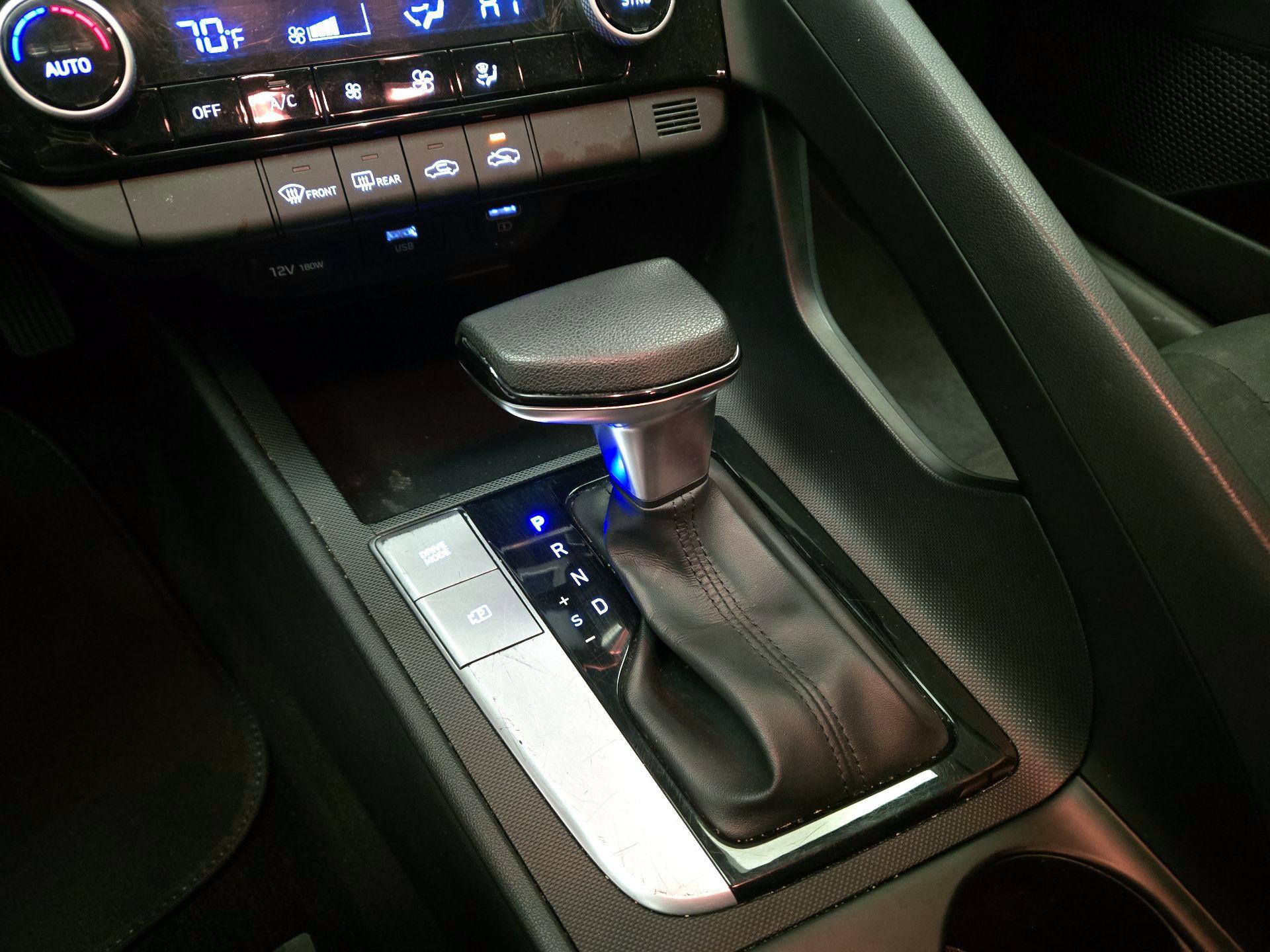 Thumbnail: 2021 Hyundai Elantra - 17