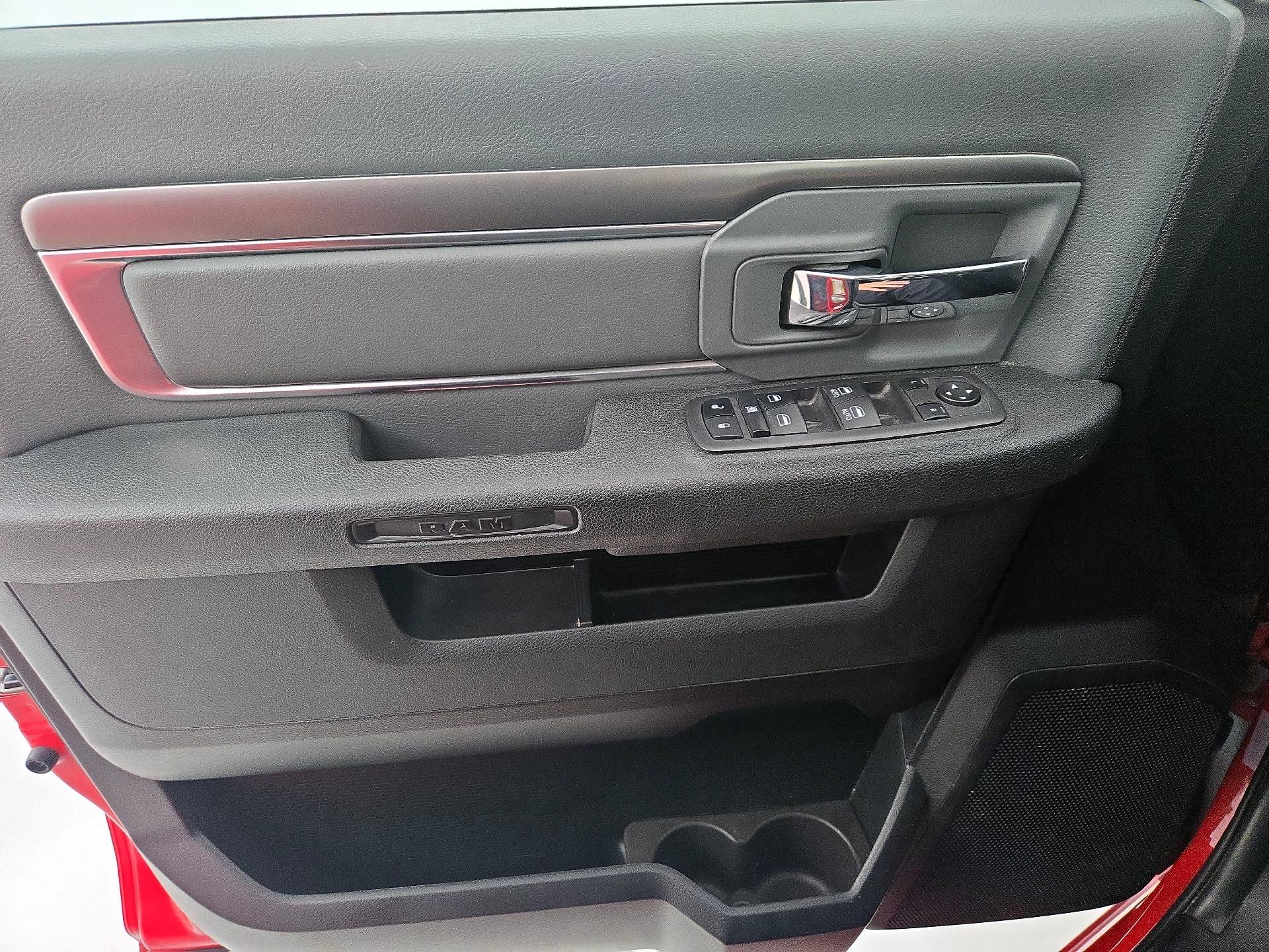 Thumbnail: 2023 RAM 1500 Classic - 12