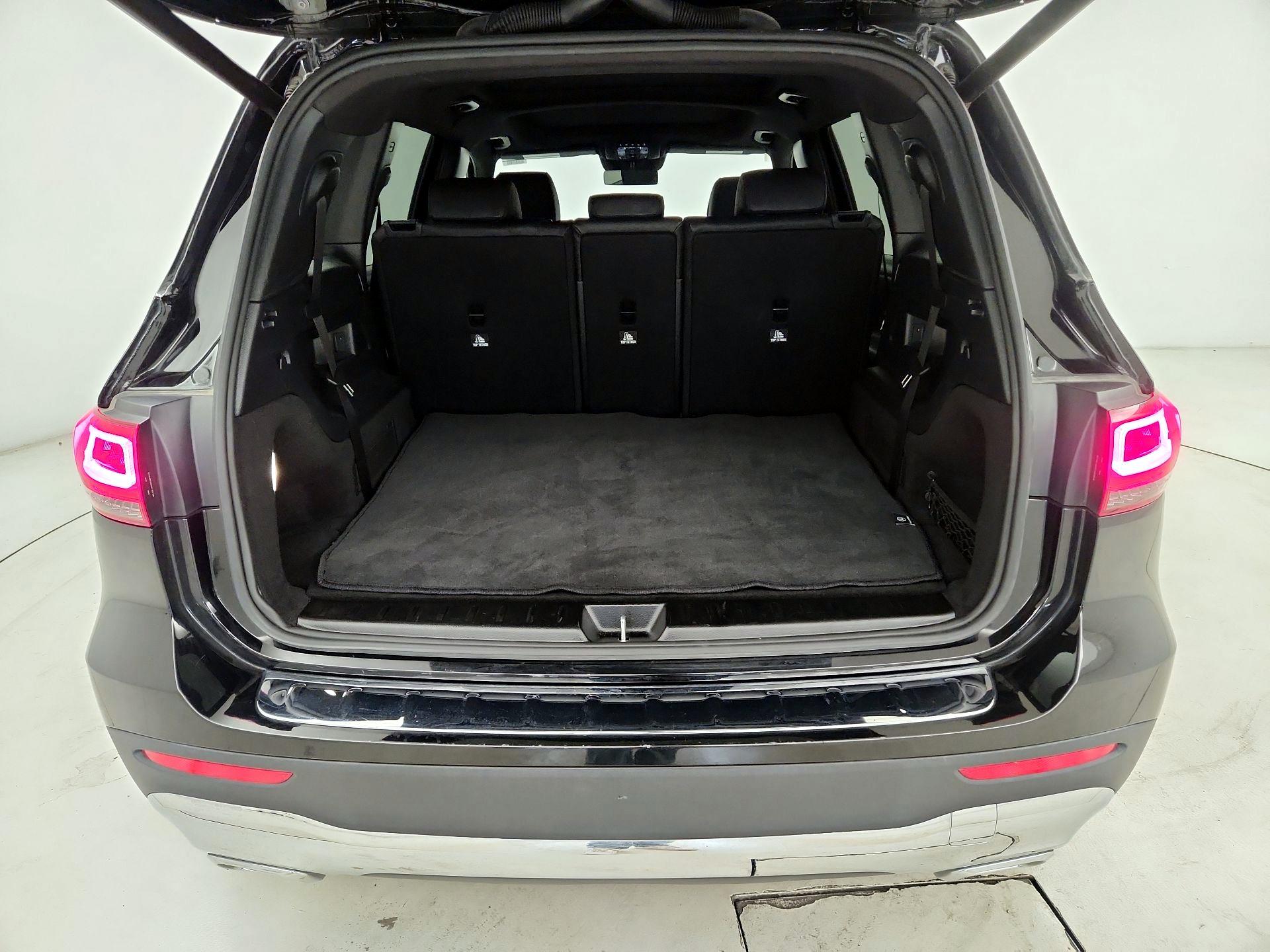 Thumbnail: 2023 Mercedes-Benz GLB - 16