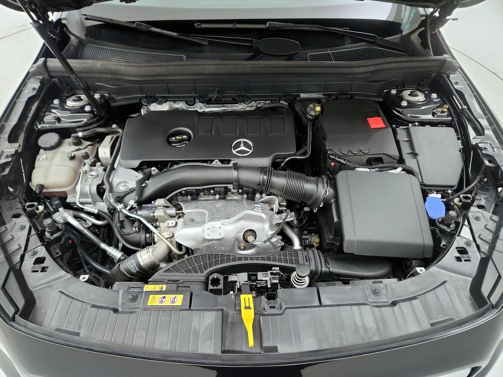 Thumbnail: 2023 Mercedes-Benz GLB - 17