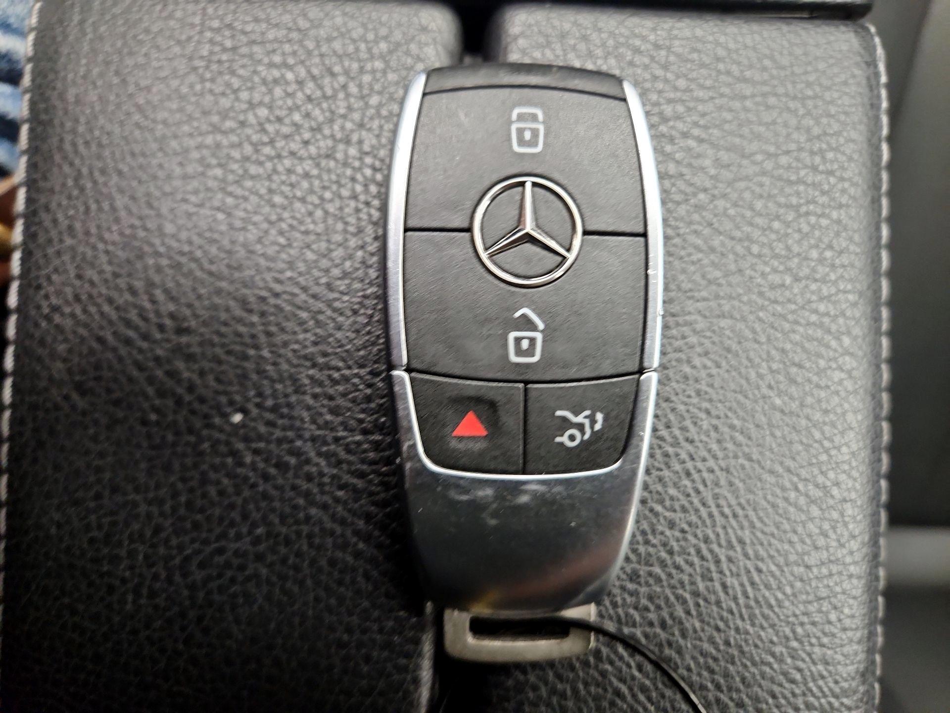 Thumbnail: 2023 Mercedes-Benz GLB - 18