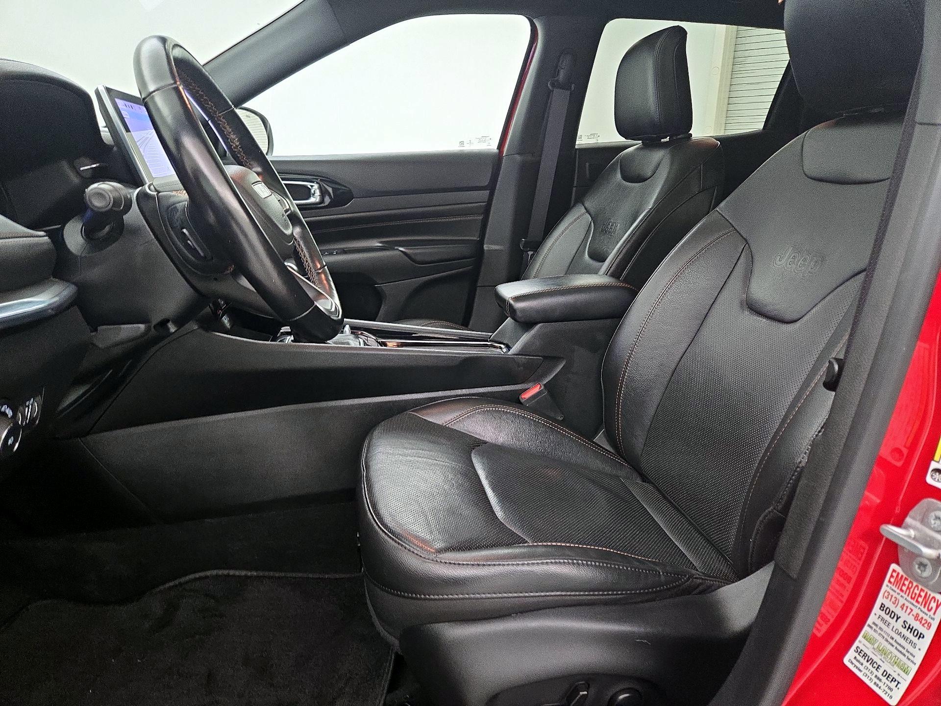 Thumbnail: 2022 Jeep Compass - 11