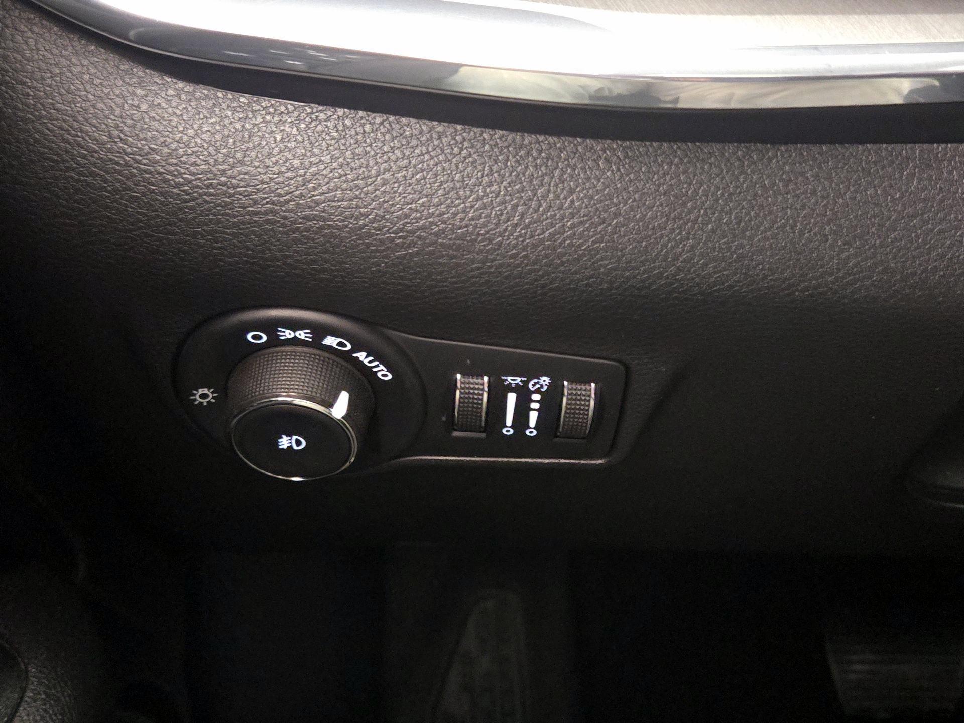 Thumbnail: 2022 Jeep Compass - 13