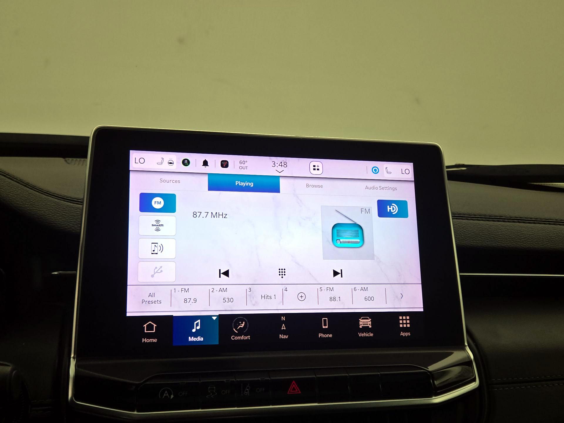 Thumbnail: 2022 Jeep Compass - 16