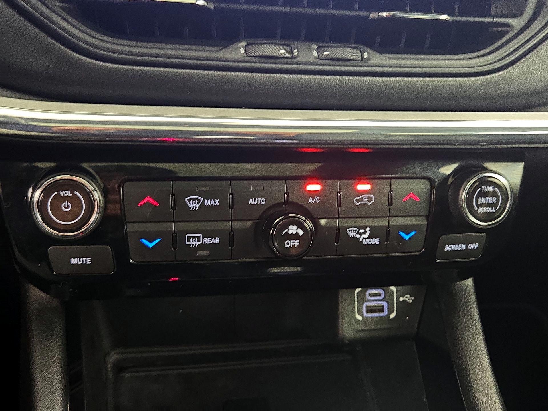 Thumbnail: 2022 Jeep Compass - 17