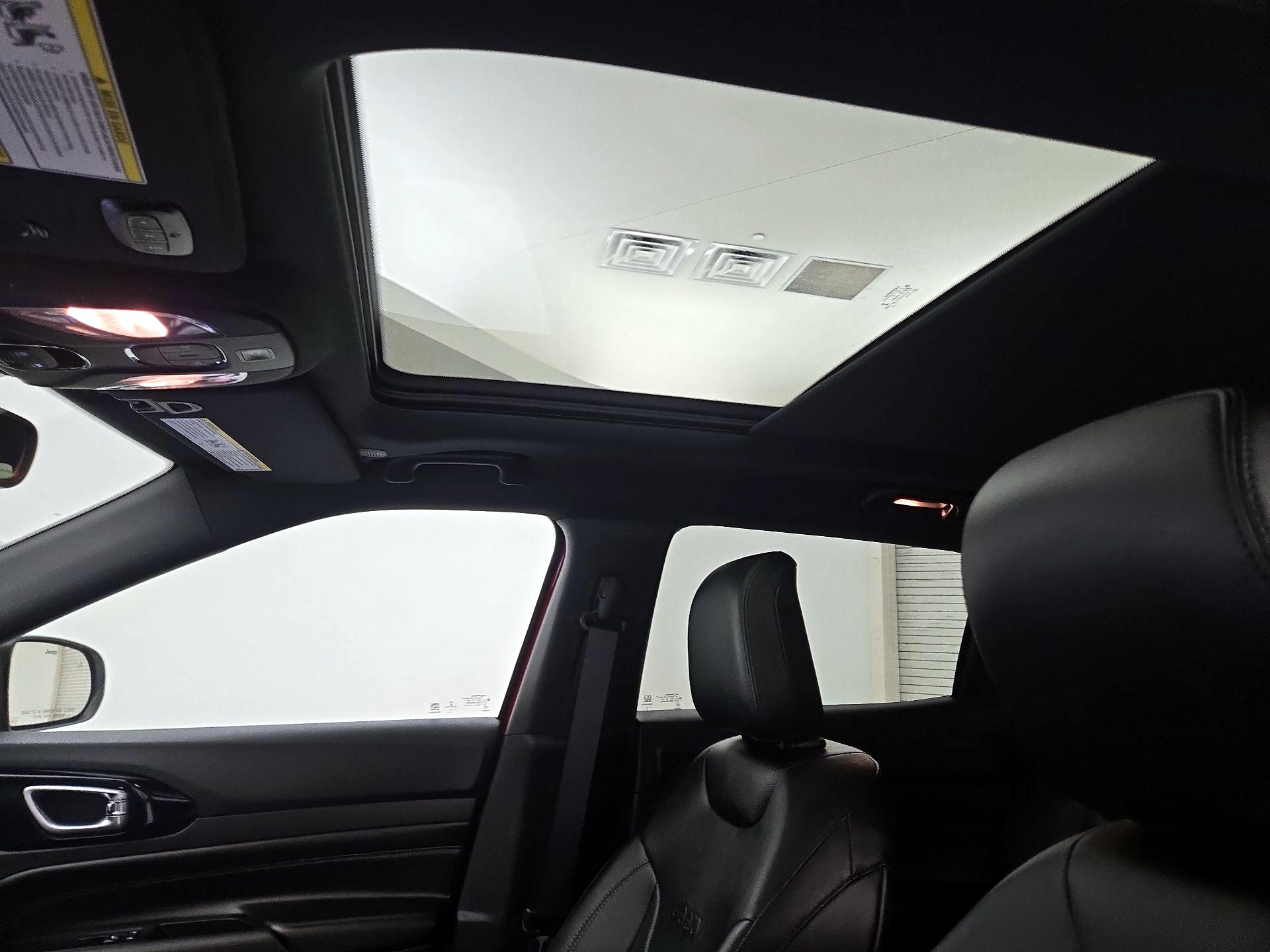 Thumbnail: 2022 Jeep Compass - 20