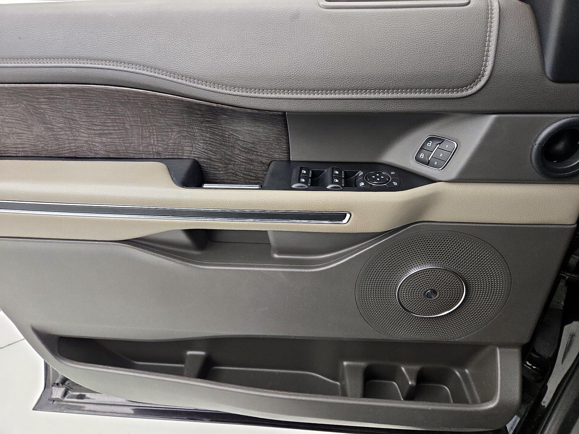 Thumbnail: 2020 Ford Expedition - 12