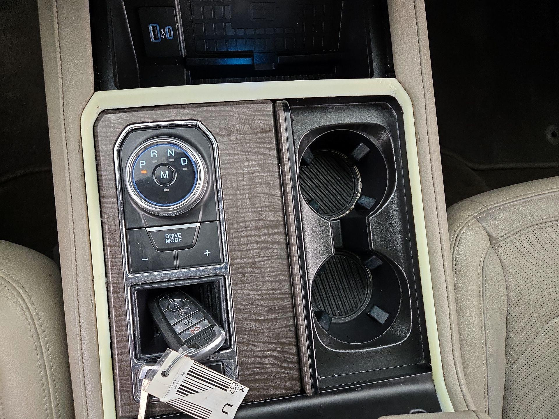 Thumbnail: 2020 Ford Expedition - 17